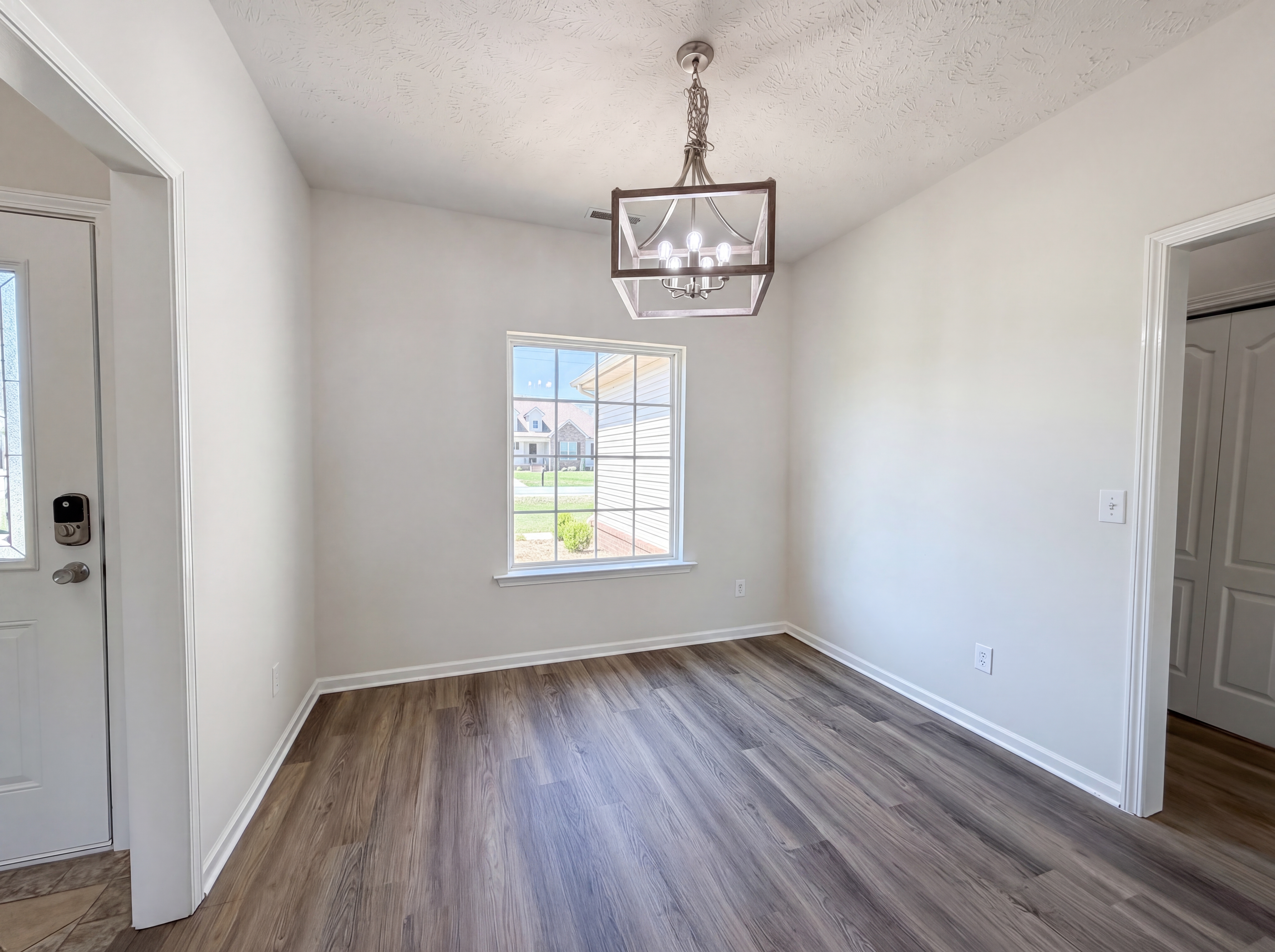 Photo 10 of 24 of 425 Long Creek Dr, Christiana, TN