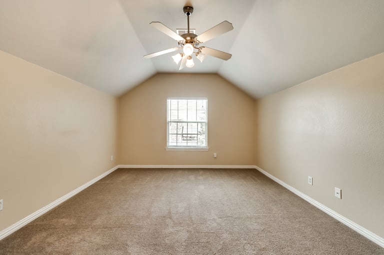 Photo 23 of 31 - 1203 Clearwater Dr, Grand Prairie, TX 75052