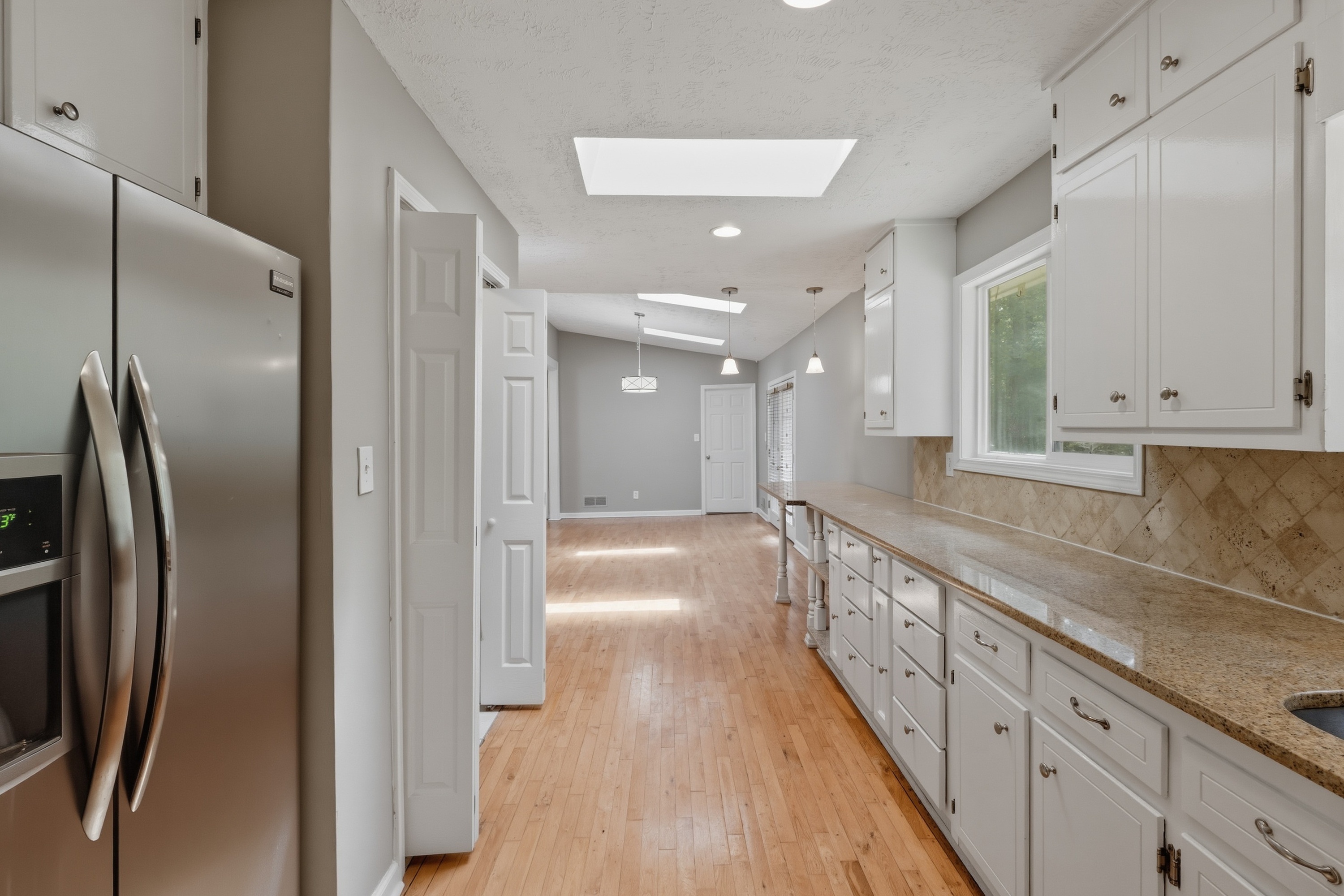 Photo 11 of 46 of 639 Cedrick Ln, Stone Mountain, GA