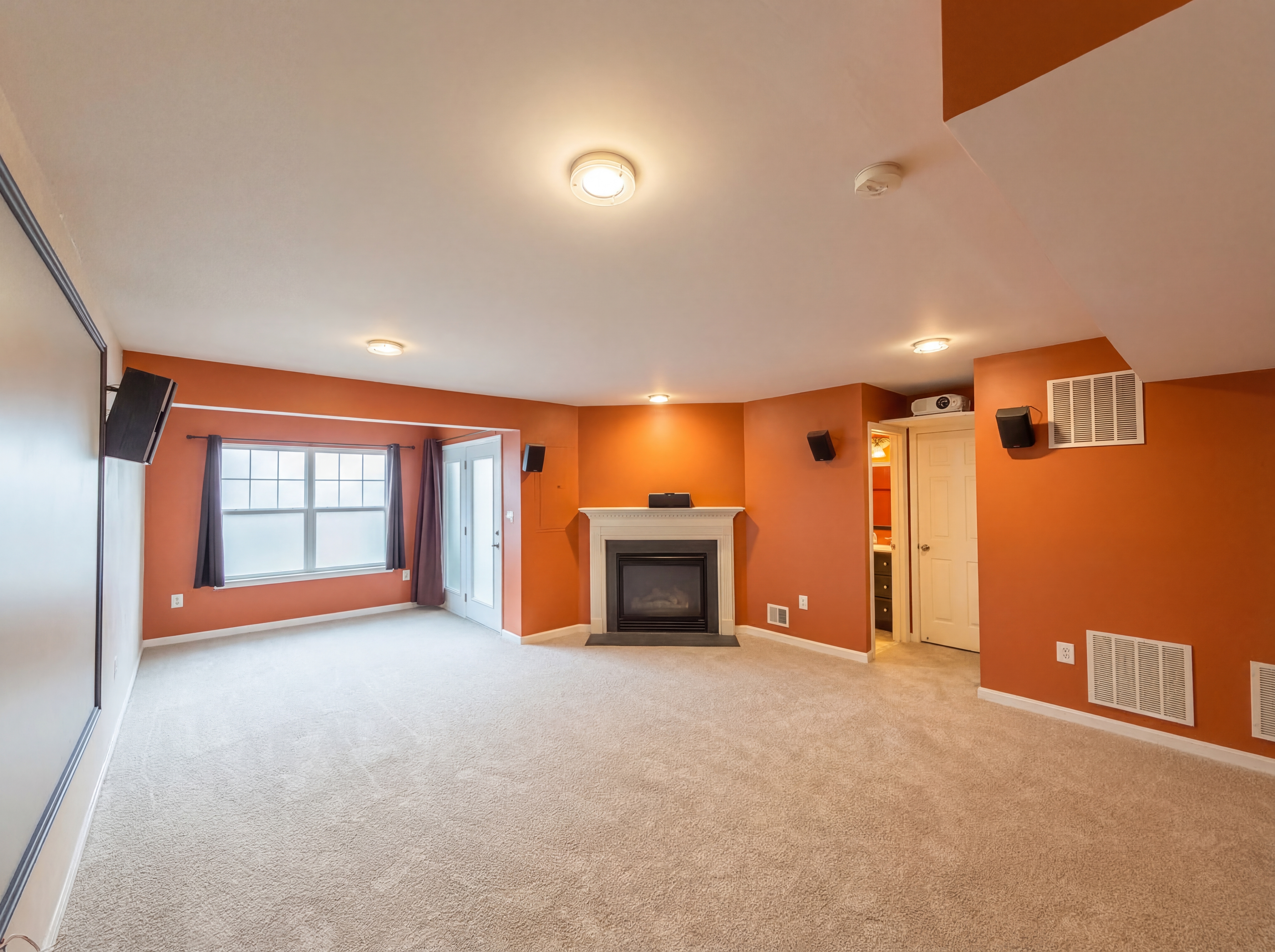 Photo 8 of 28 of 18560 Sierra Springs Sq, Leesburg, VA