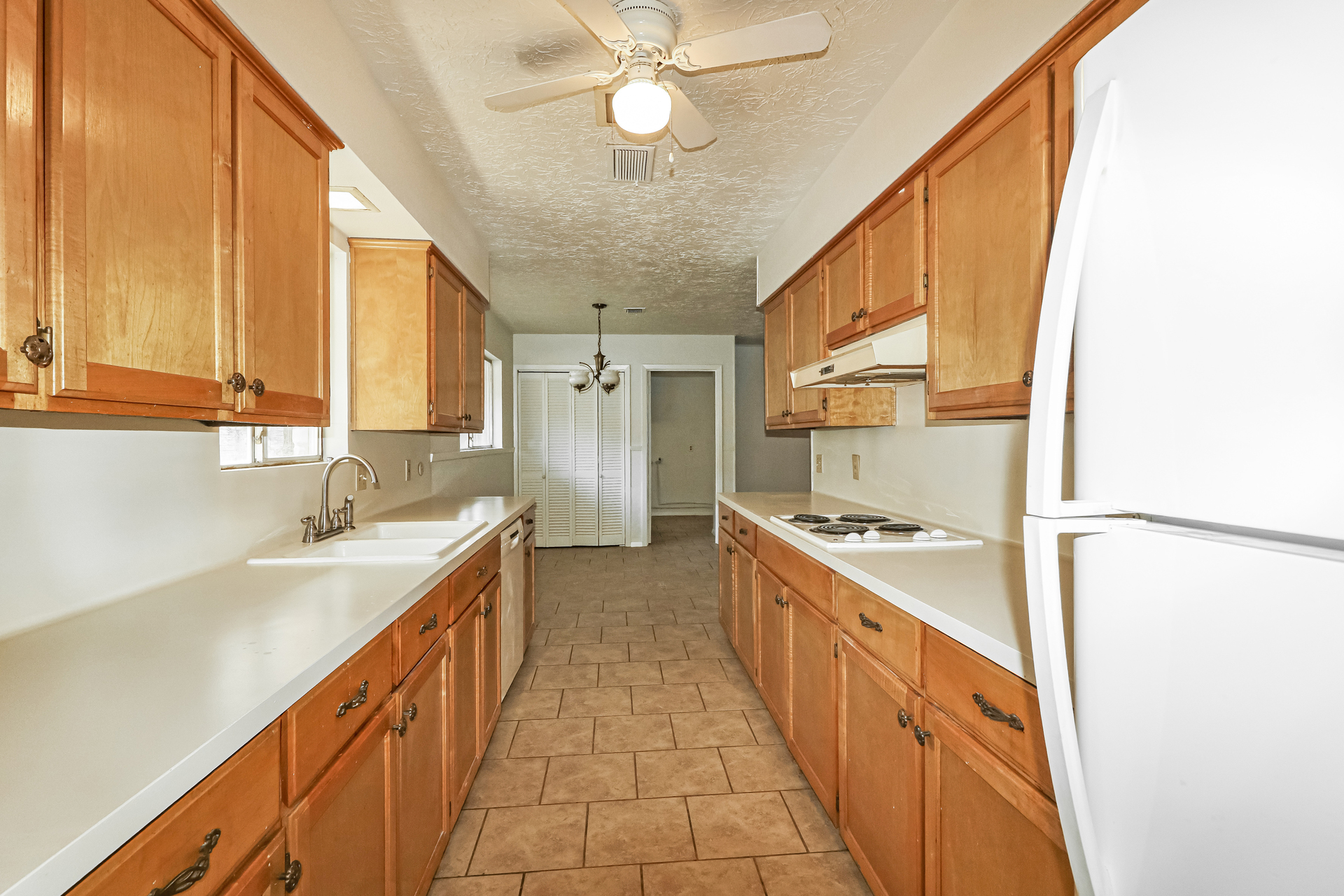 Photo 2 of 21 of 6409 Coral Gables Dr, Corpus Christi, TX