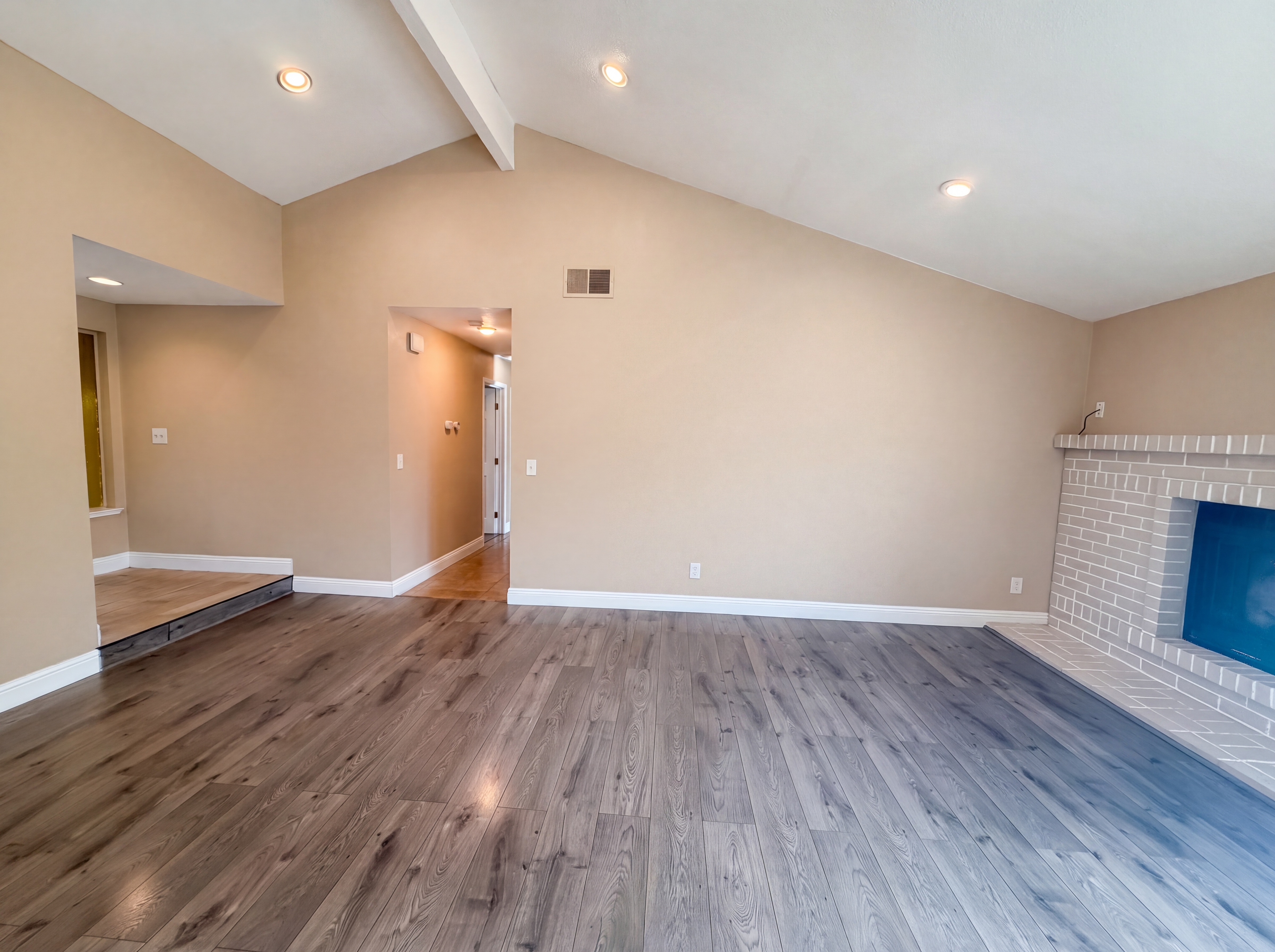 Photo 11 of 20 of 8232 Moorhaven Way, Sacramento, CA