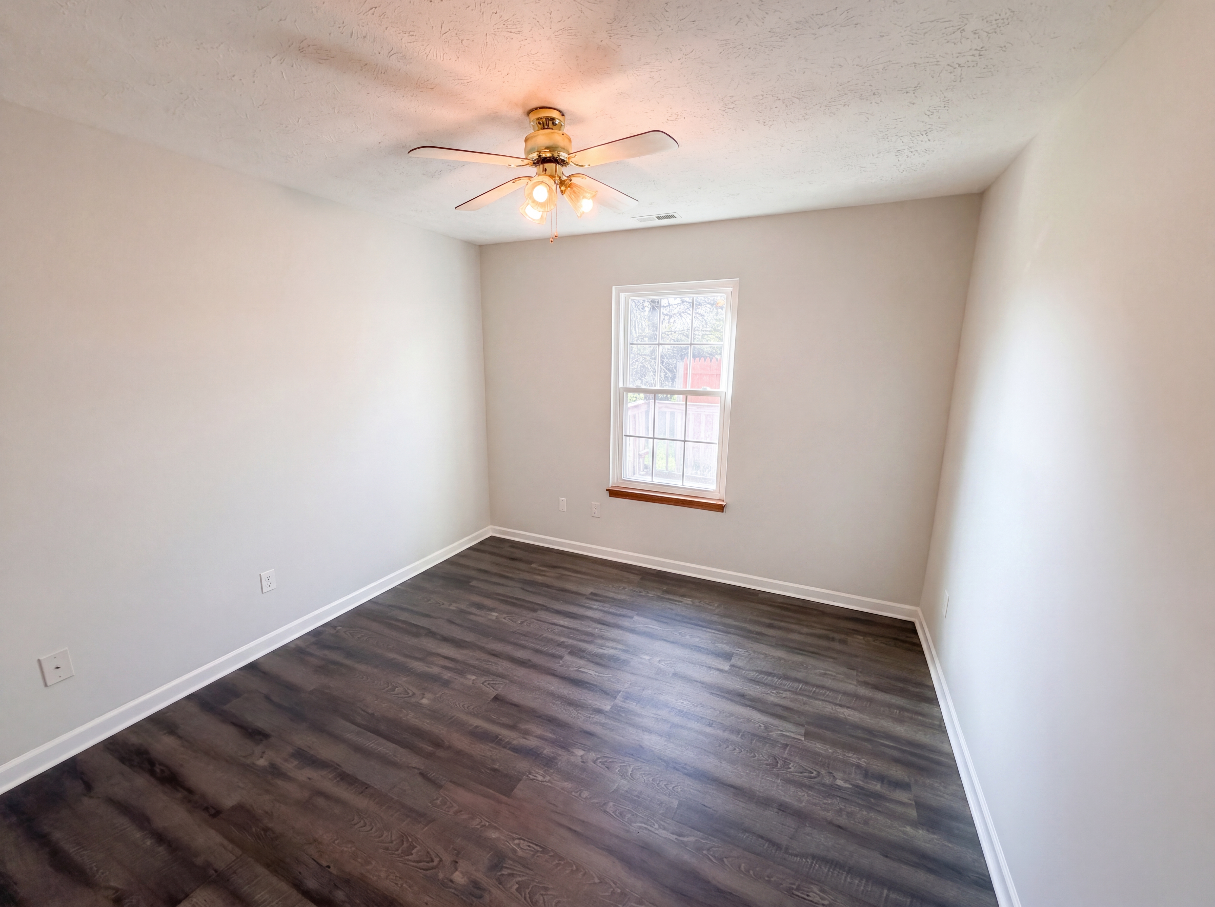 Photo 13 of 20 of 2027 Ferdinand Ct, Indianapolis, IN