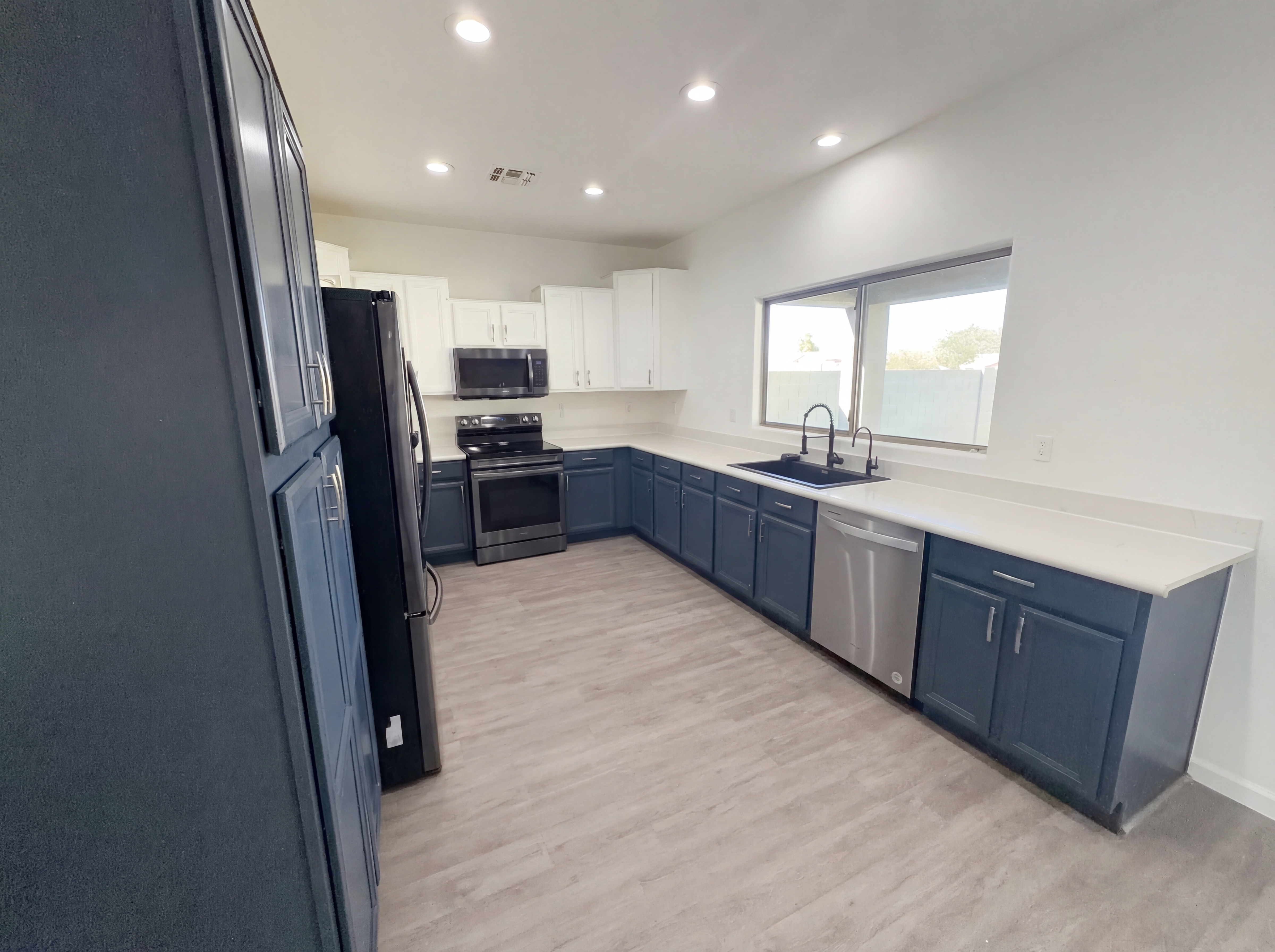 Photo 2 of 32 of 12826 W Mulberry Dr, Avondale, AZ