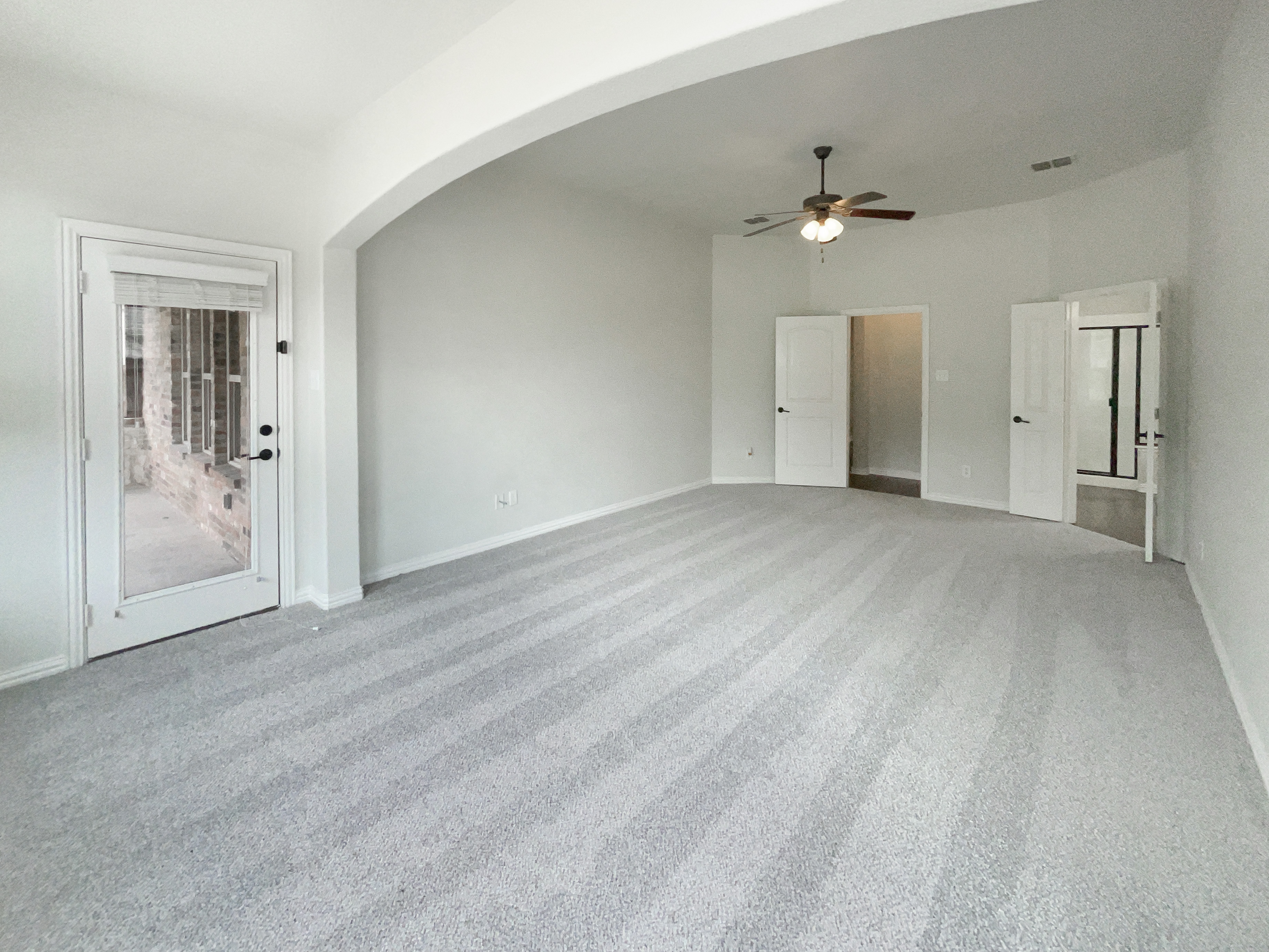 Photo 13 of 33 of 1005 Lake Hollow Dr, Little Elm, TX