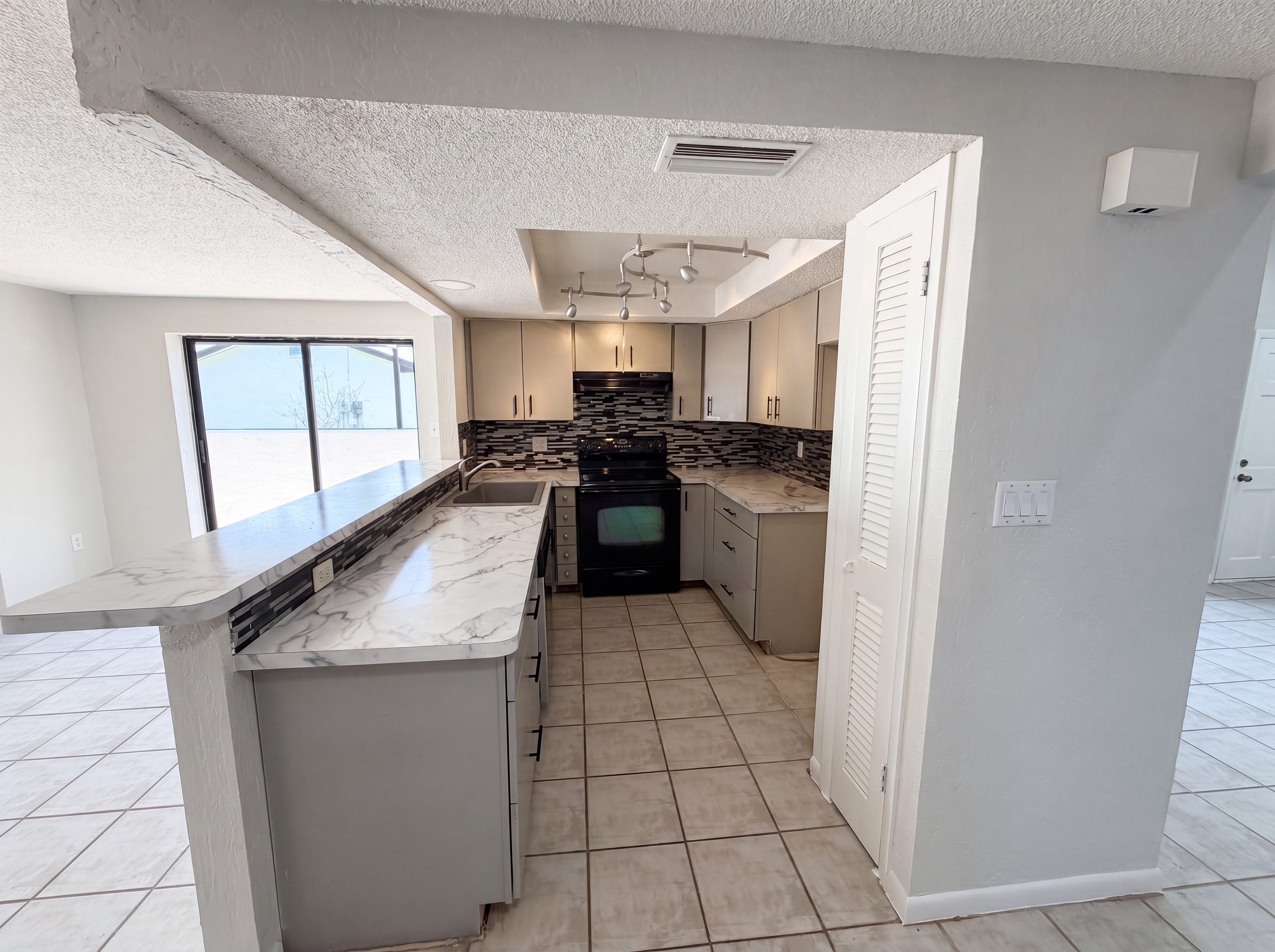 Photo 6 of 24 of 8 Bumelia Ct, Homosassa, FL