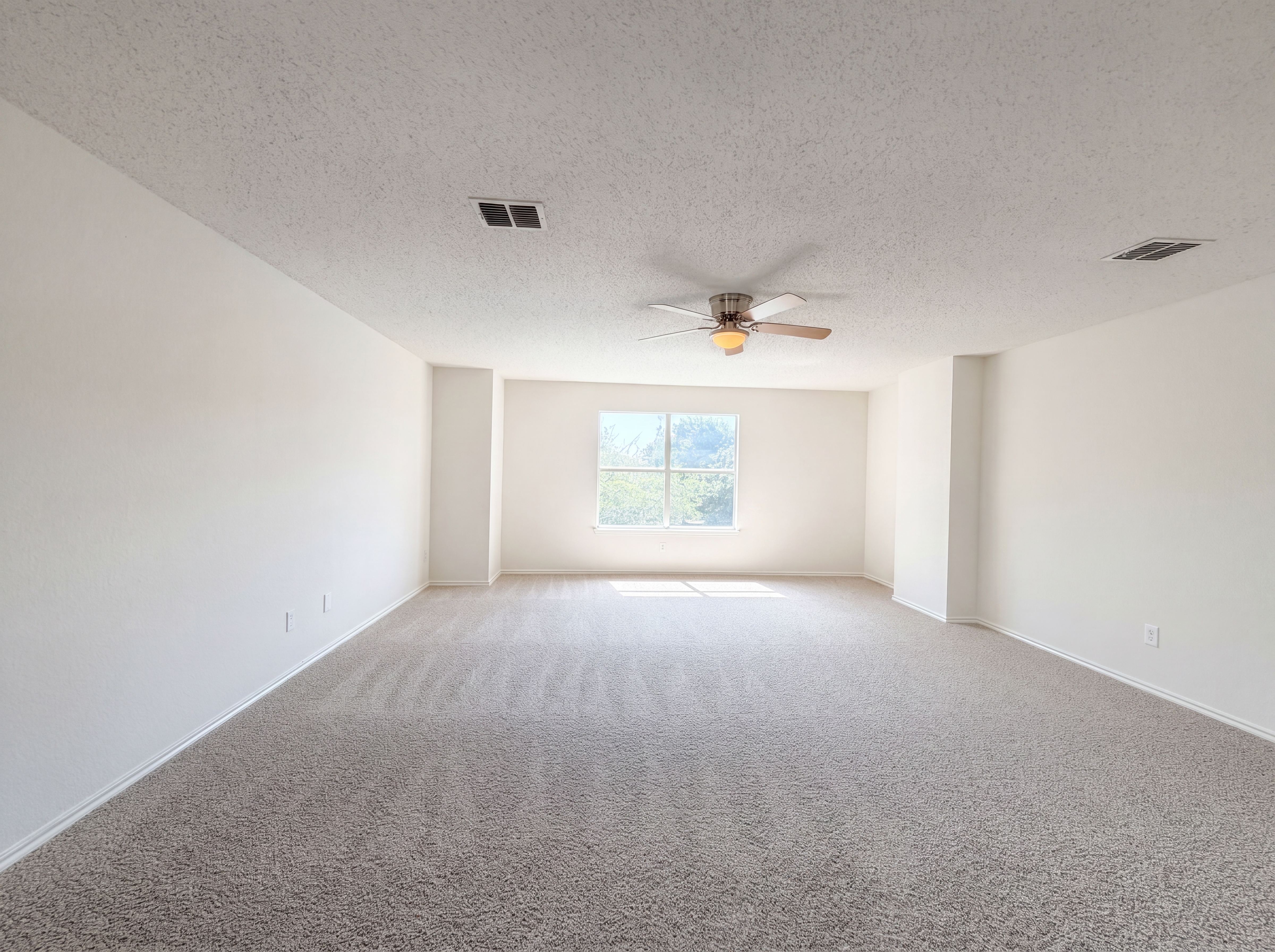 Photo 4 of 27 of 2320 Bantry Ln, Arlington, TX
