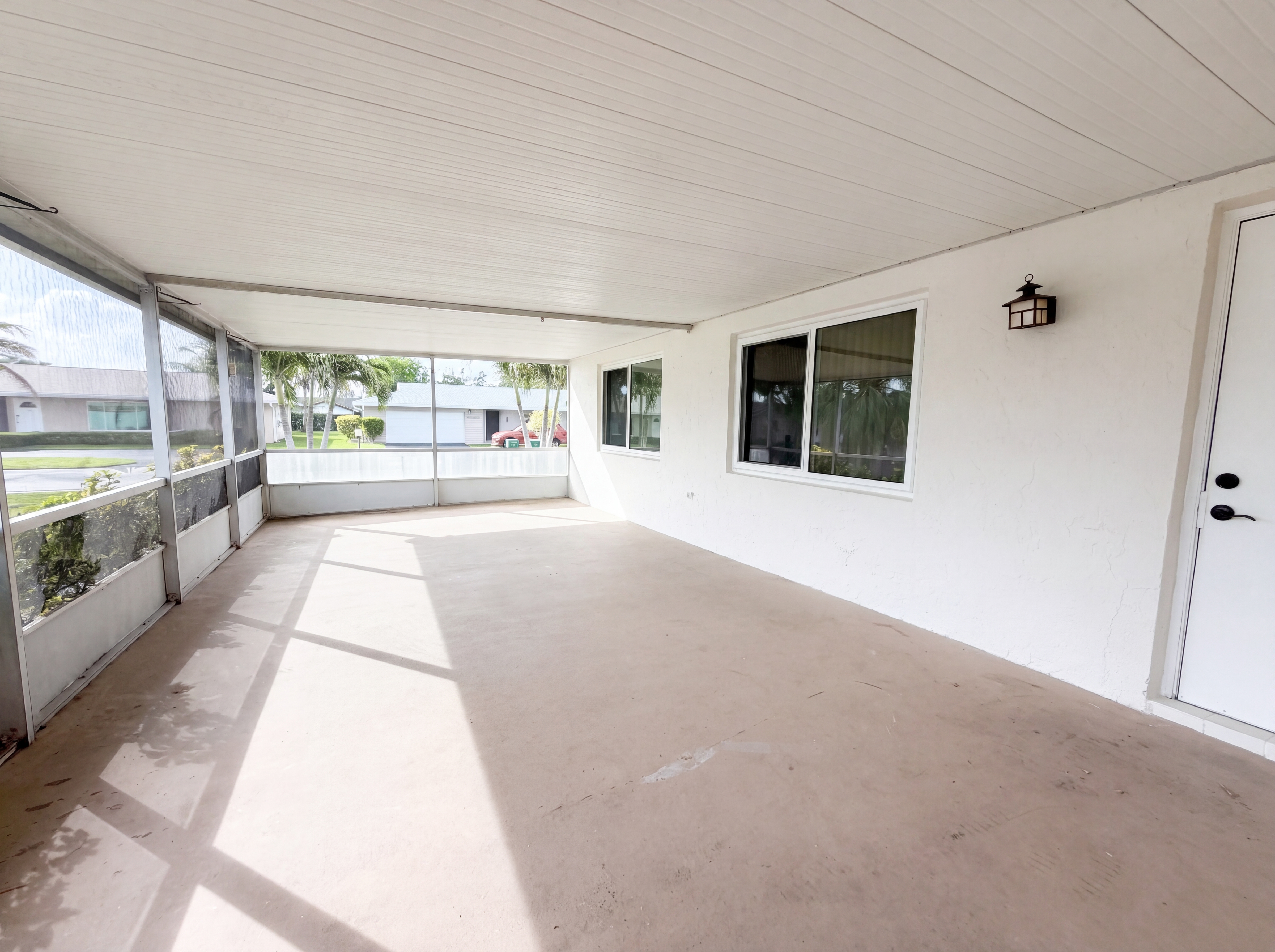 Photo 19 of 21 of 9605 NW 81st St, Tamarac, FL