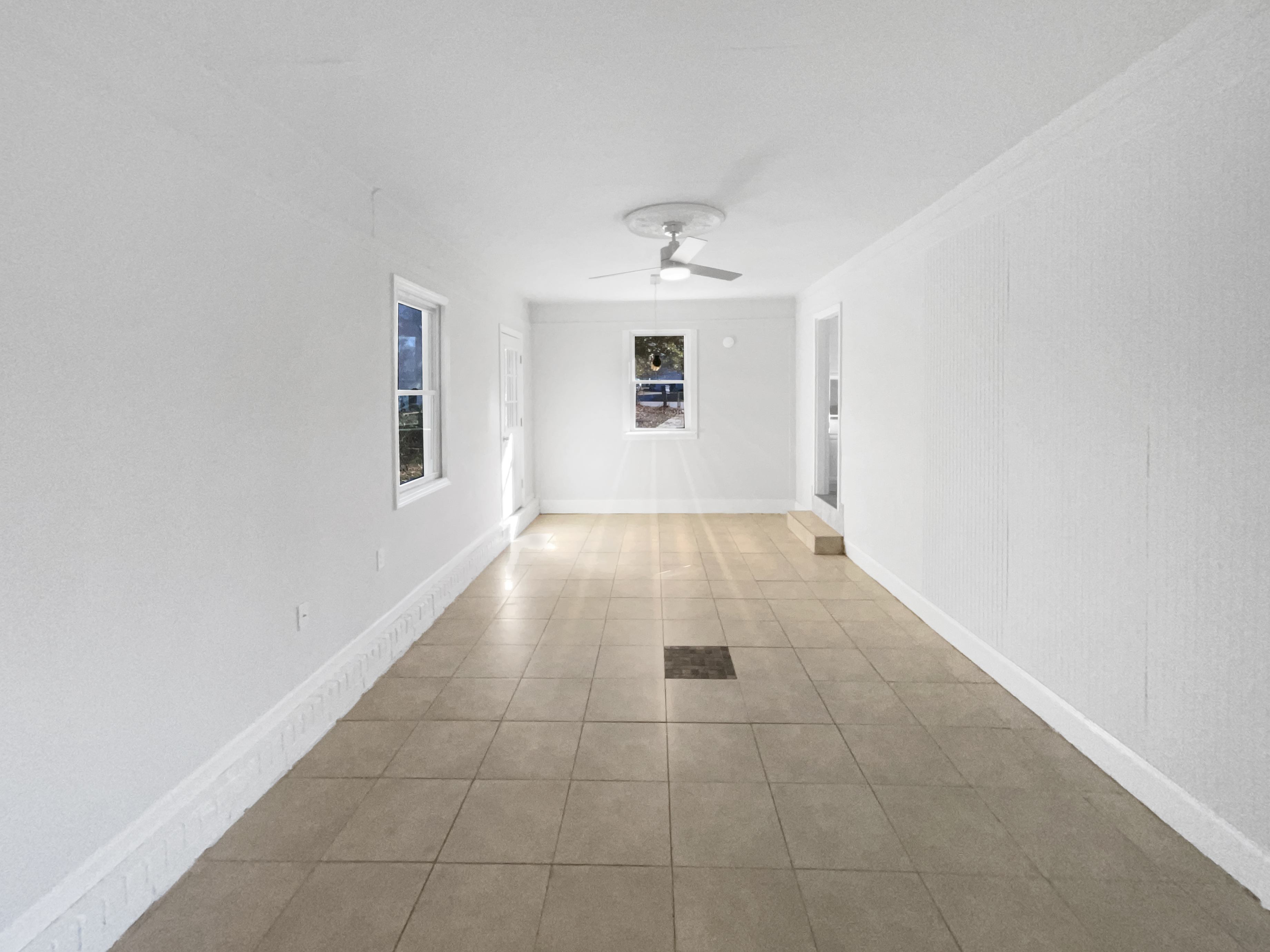 Photo 7 of 18 of 5142 Meadowbrook Dr, Fayetteville, NC