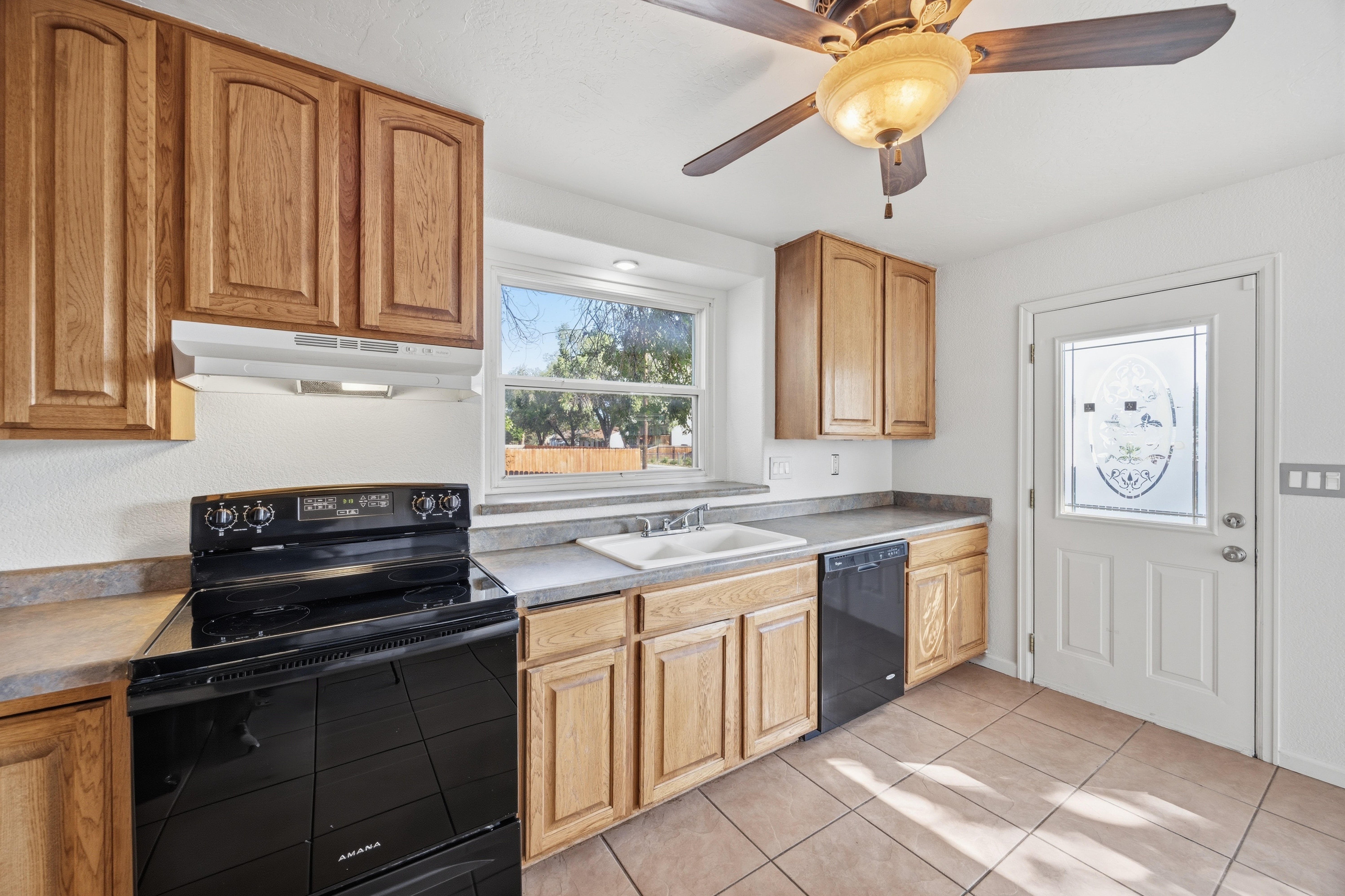 Photo 17 of 63 of 412 Lynn Ave, Colorado Springs, CO