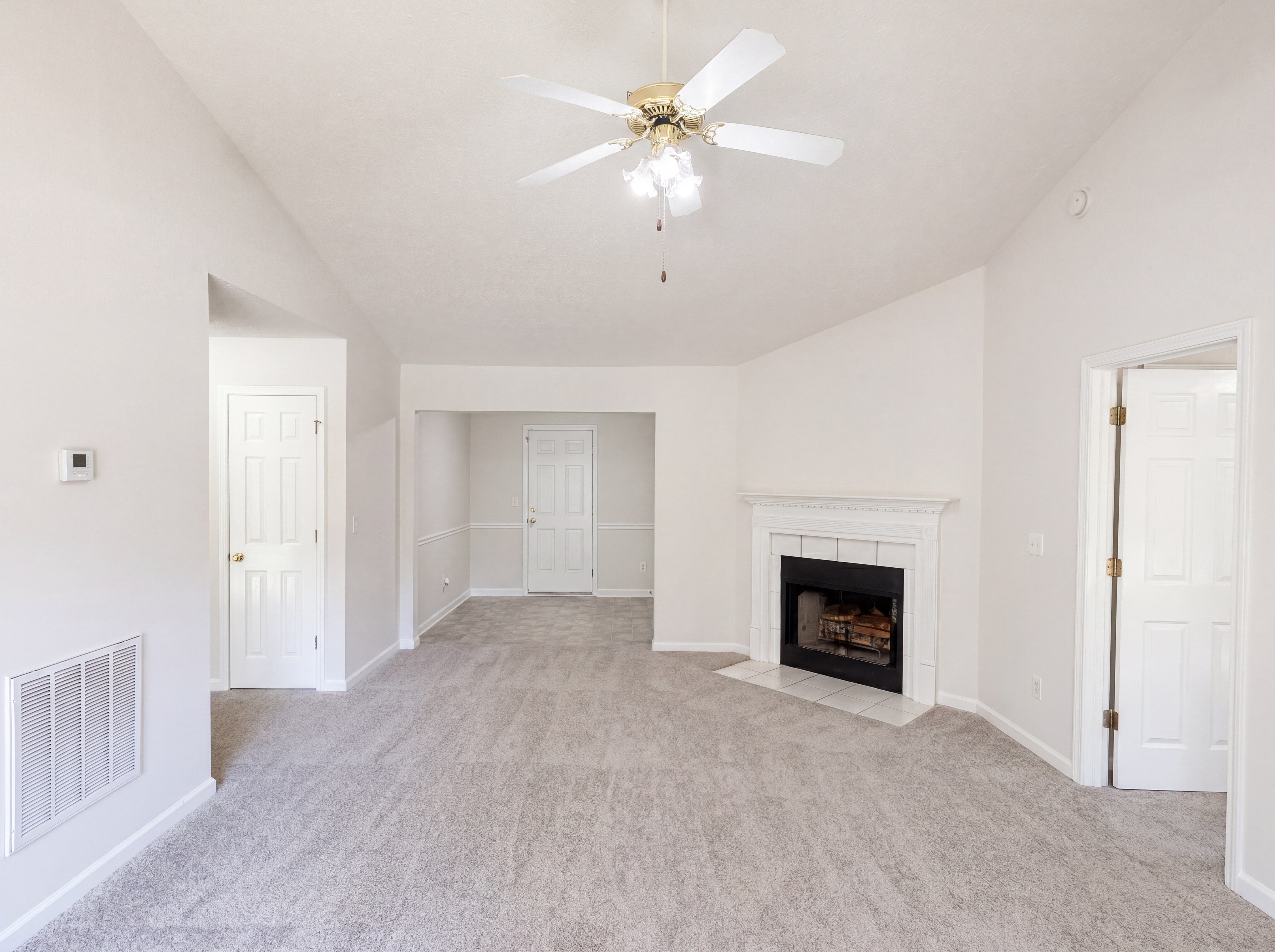 Photo 3 of 27 of 182 Livingston Ln, Covington, GA