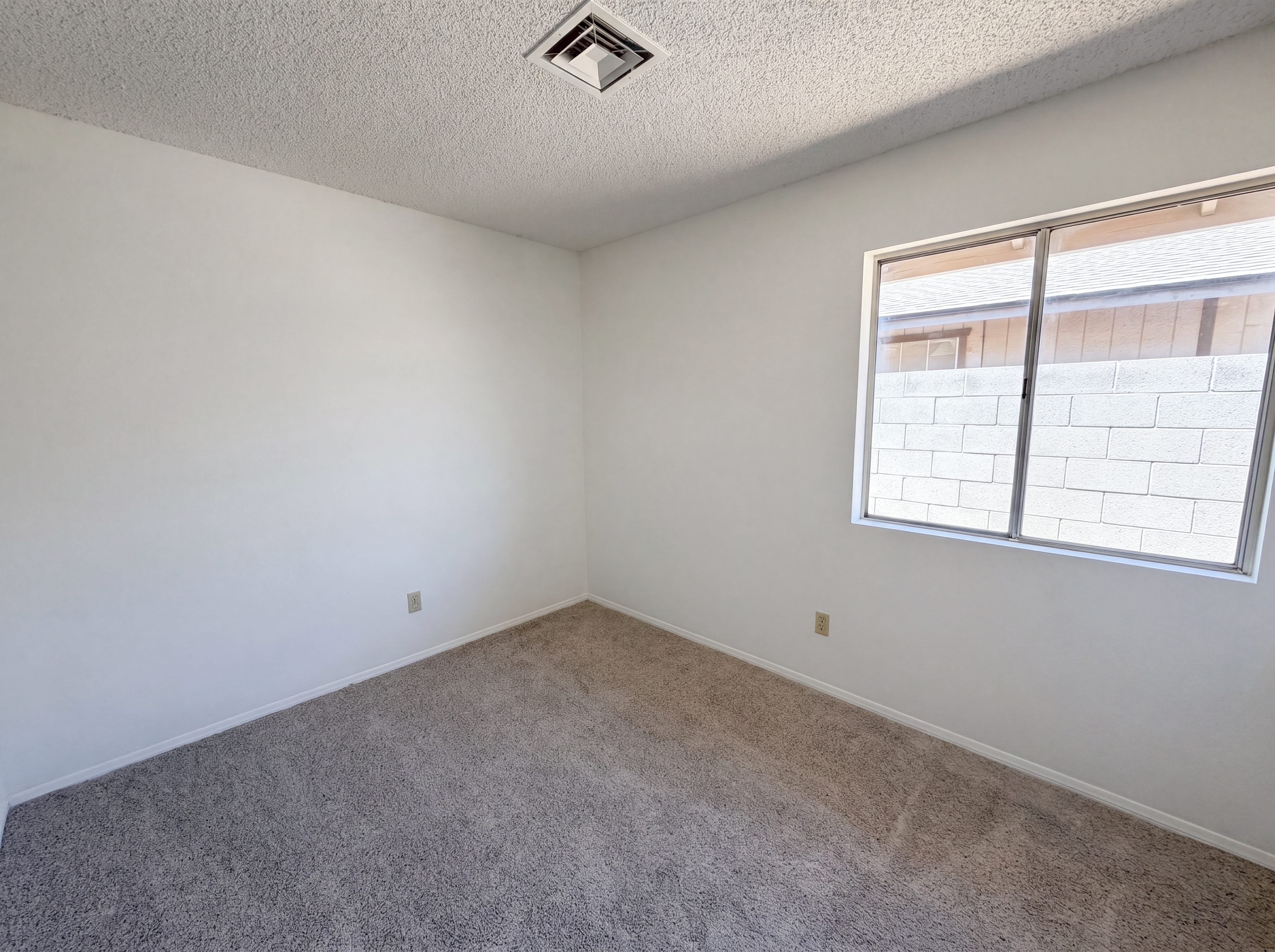 Photo 11 of 20 of 4461 N 84th Ave, Phoenix, AZ