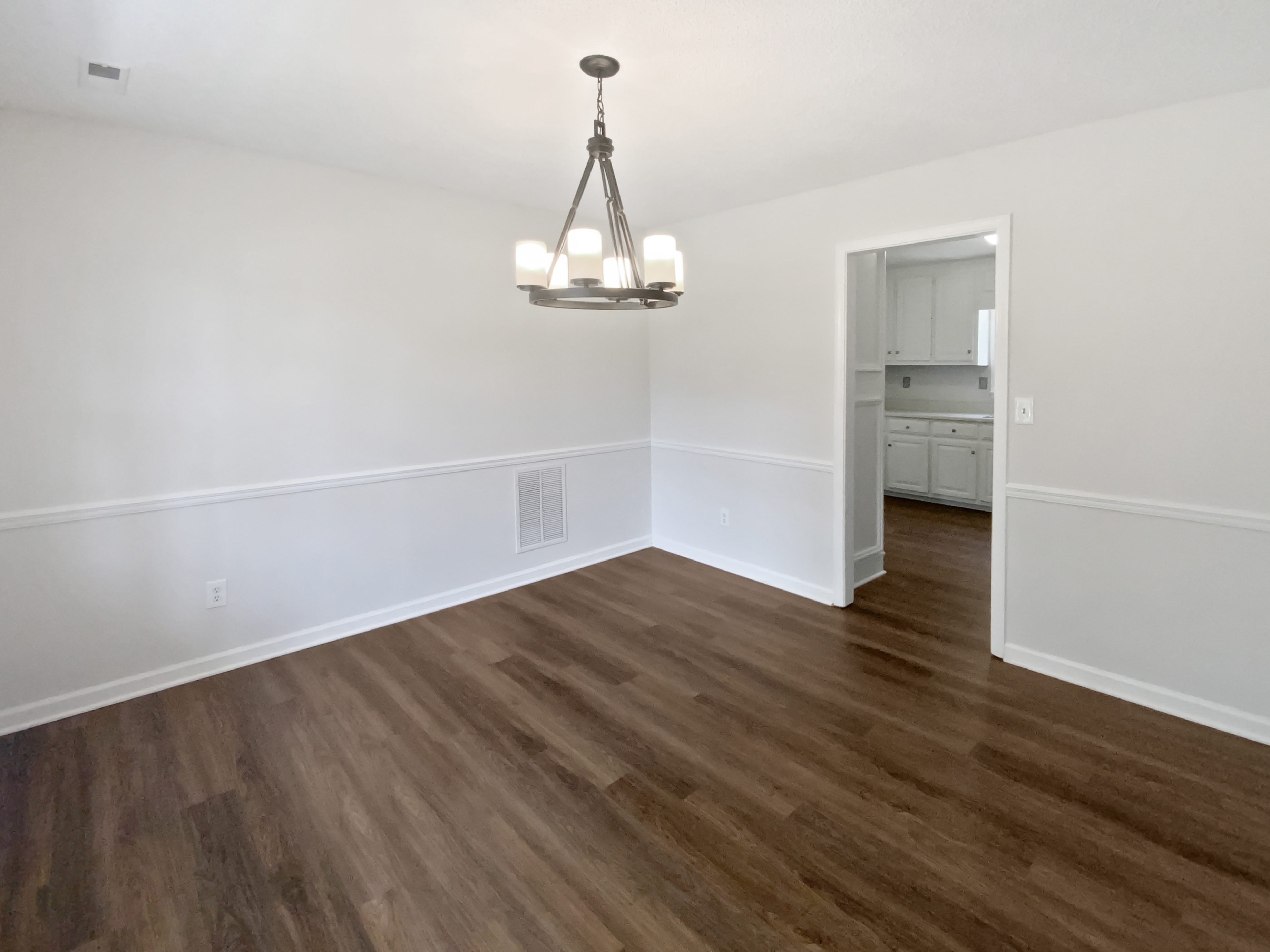 Photo 11 of 29 of 225 Woodfield Ct, McDonough, GA