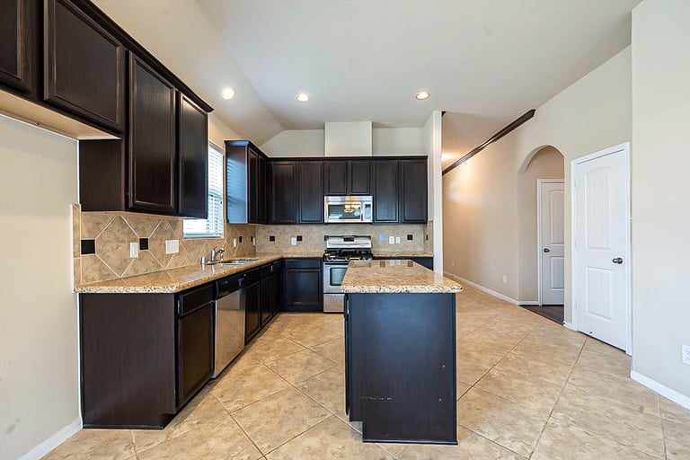 Photo 8 of 24 - 24627 Colonial Maple Dr, Katy, TX 77493