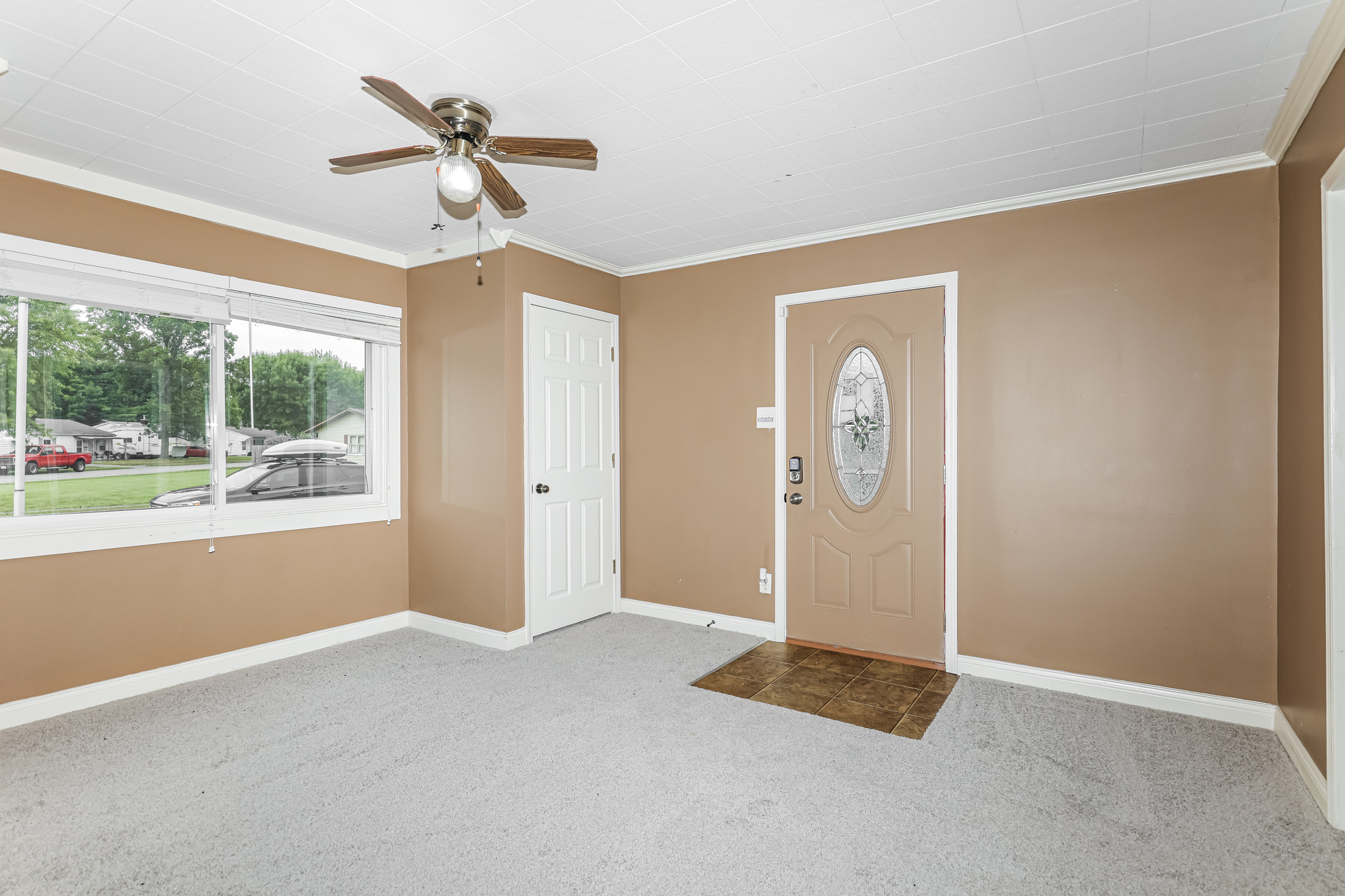 Photo 4 of 19 of 514 Wellington Blvd, Shelbyville, IN