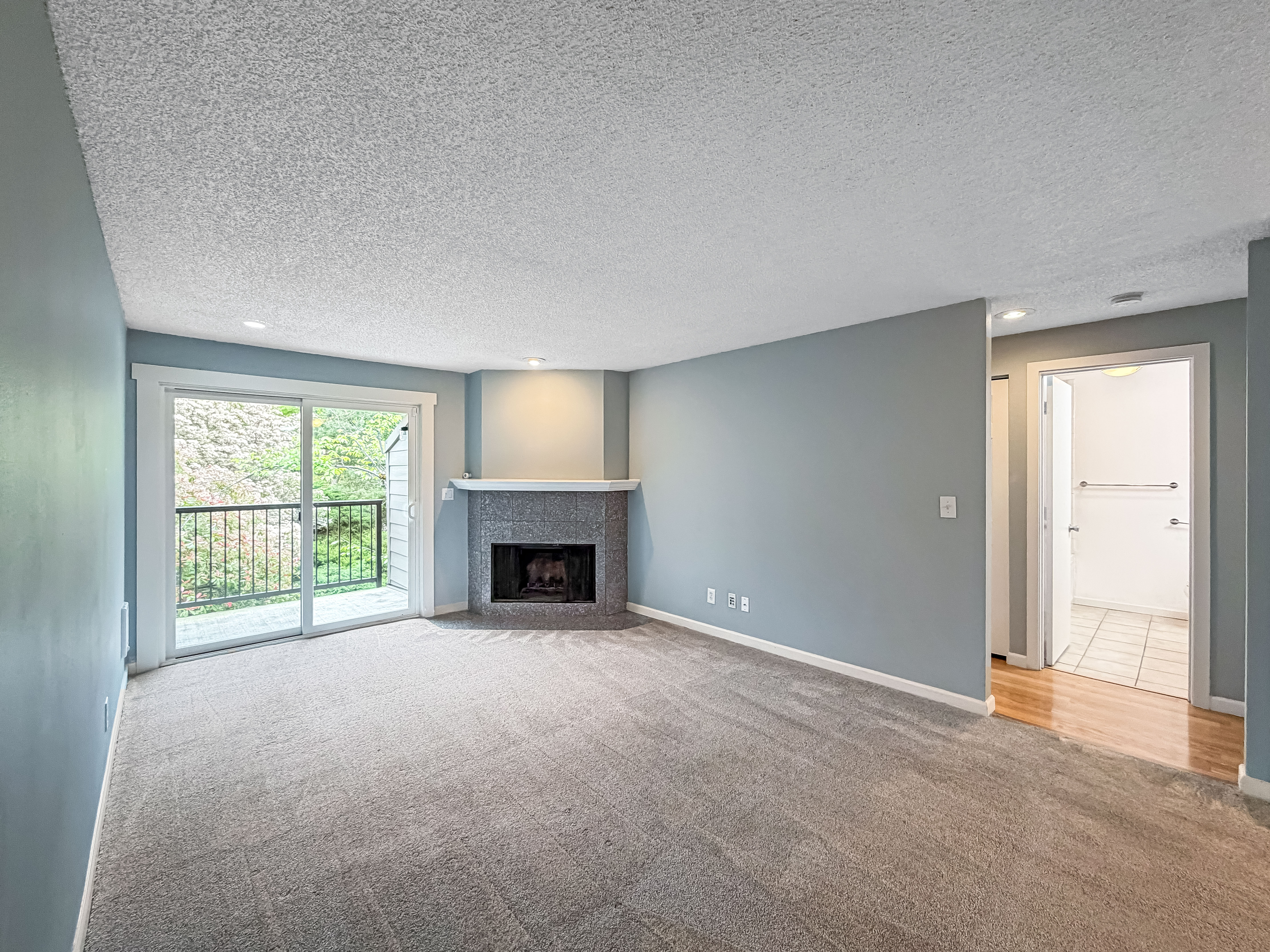 Photo 3 of 15 of 12642 NW Barnes Rd, Portland, OR