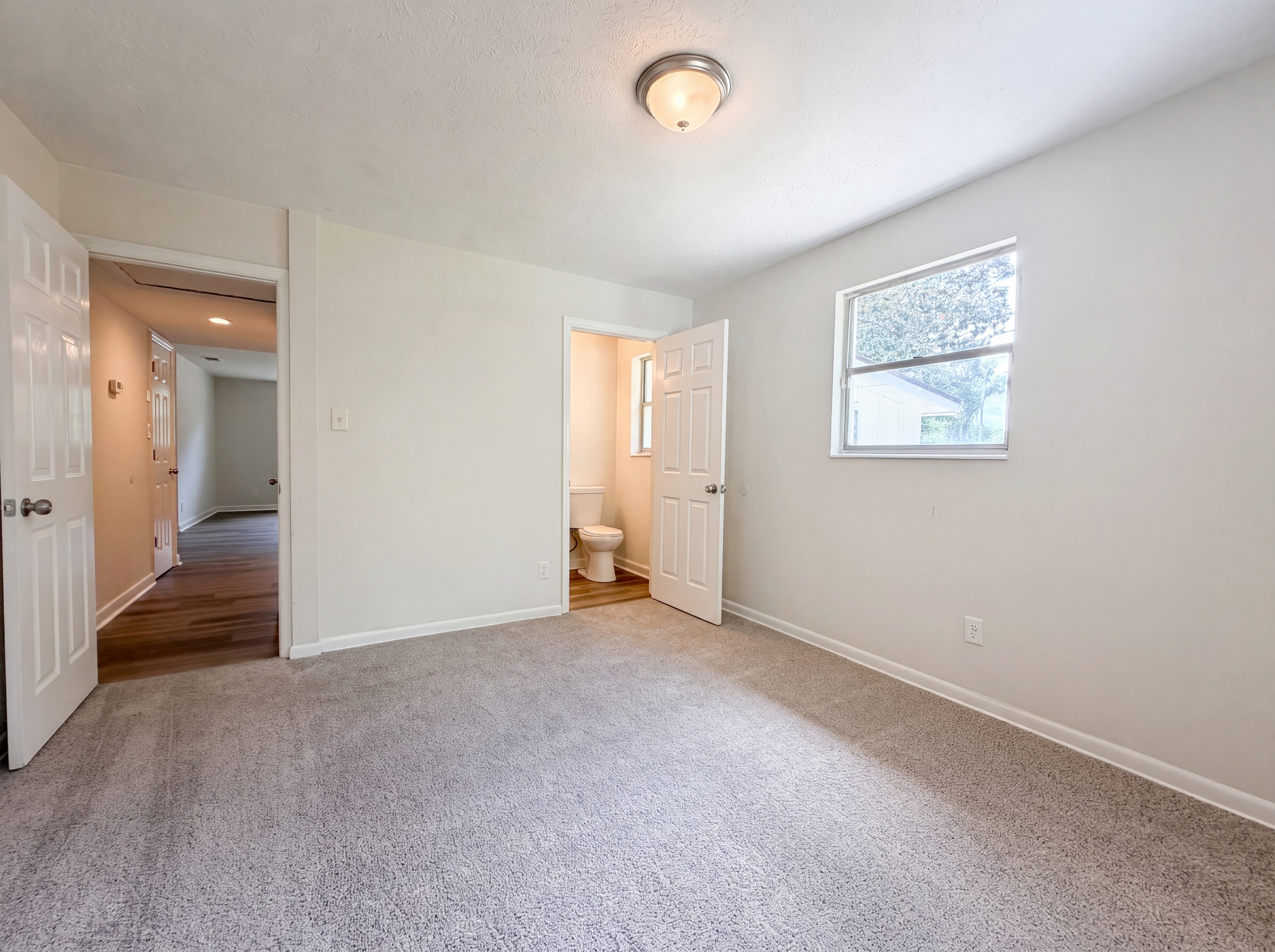 Photo 11 of 19 of 7361 Proxima Rd, Jacksonville, FL