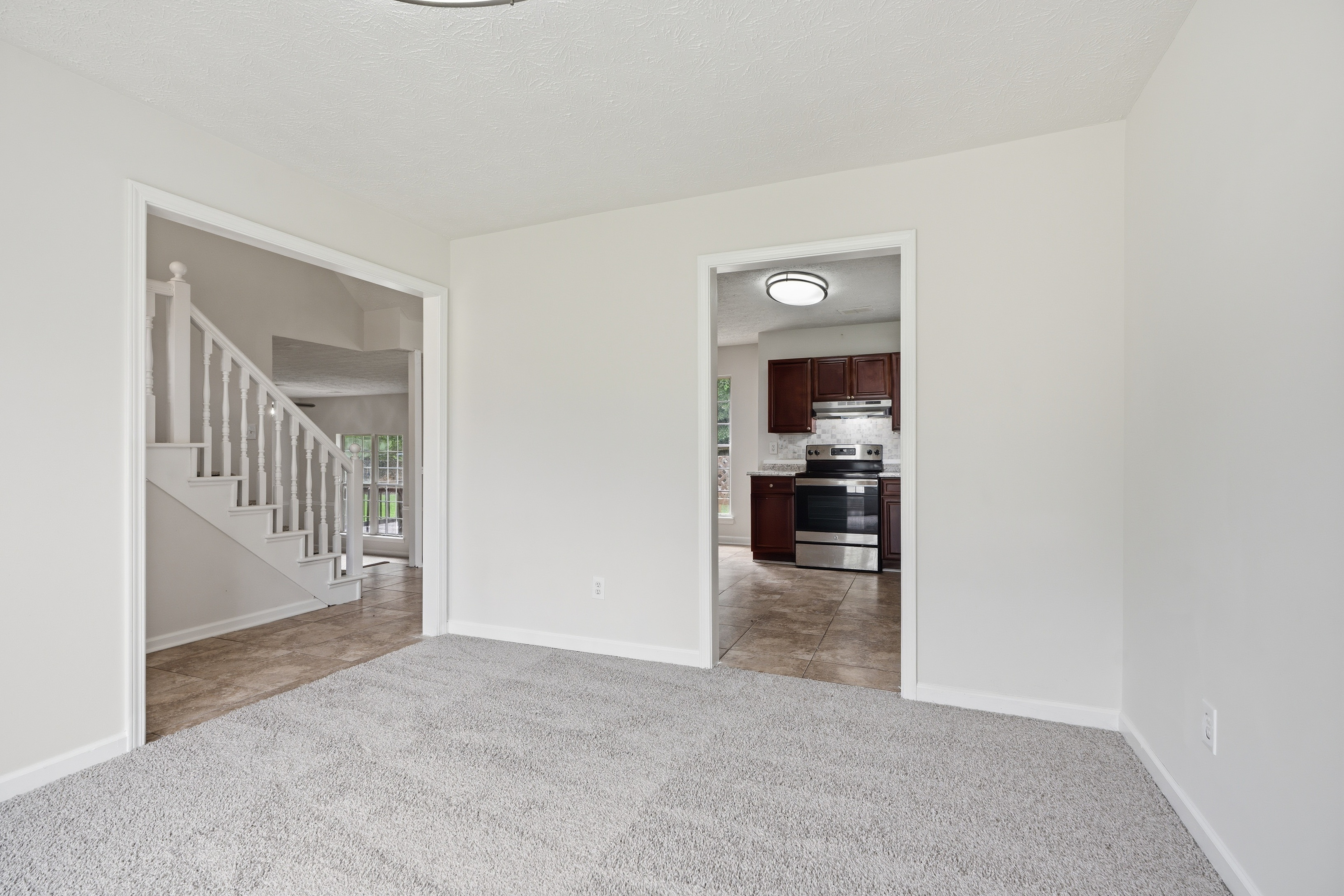 Photo 9 of 32 of 435 Churchill Ct, Jonesboro, GA