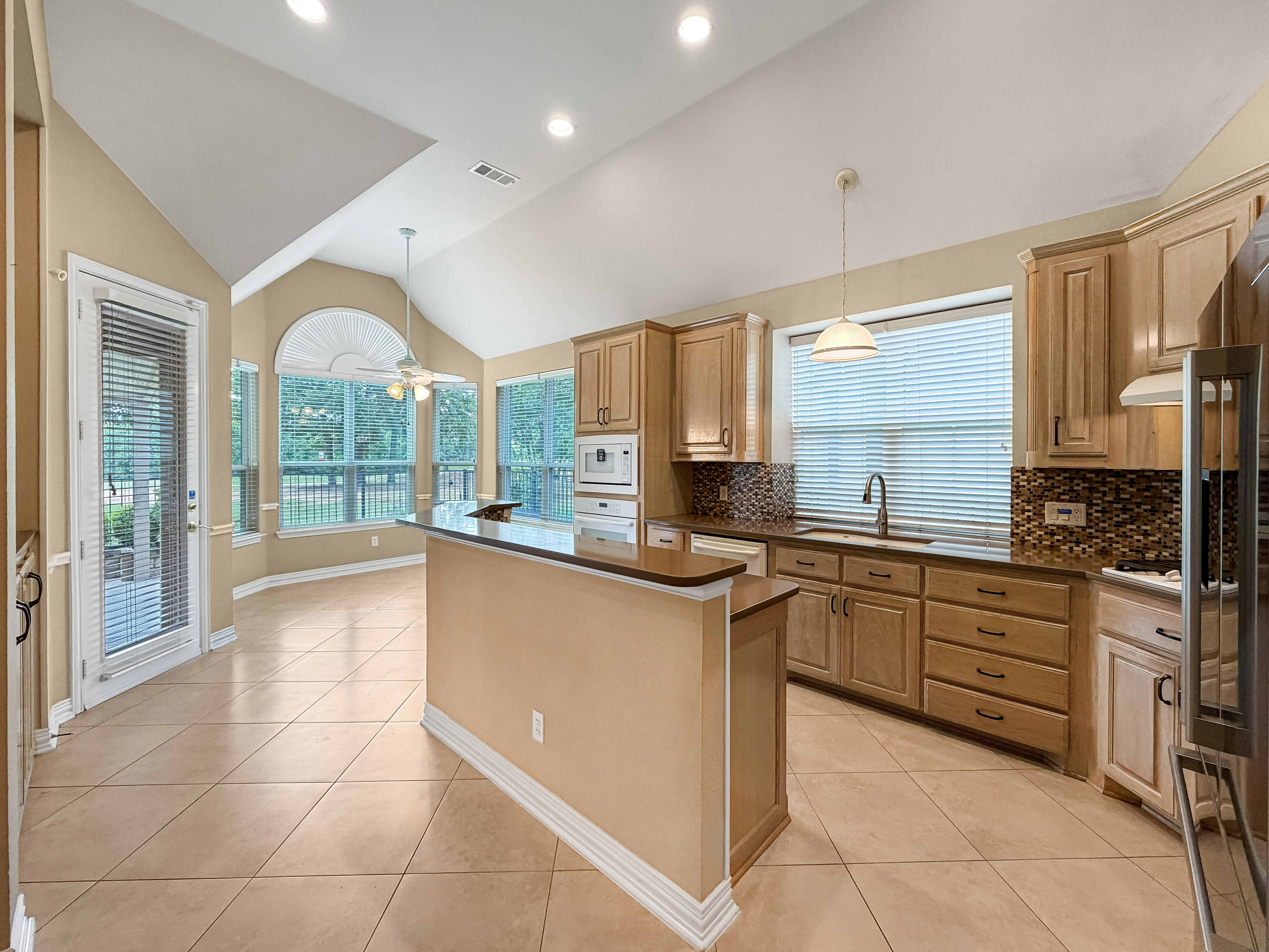 Photo 21 of 36 of 2316 Watercrest Dr, Keller, TX