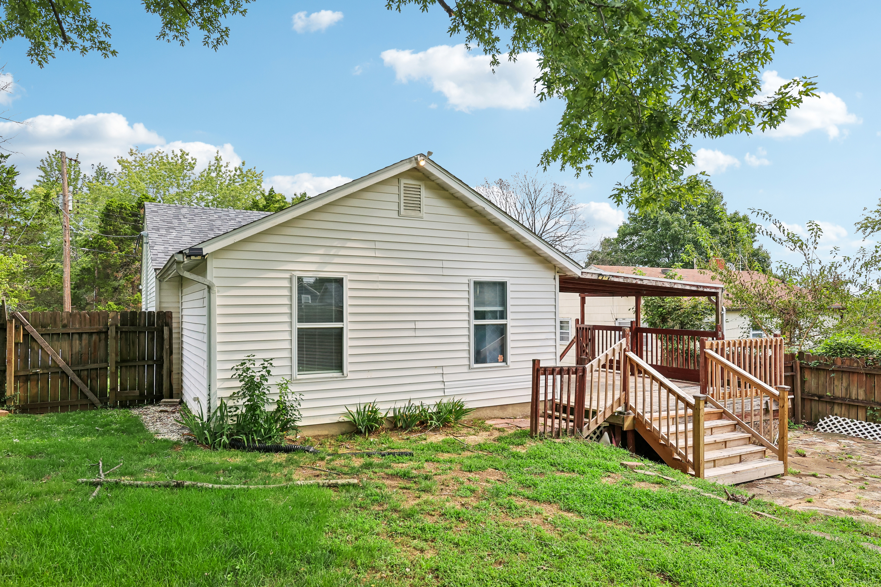Photo 32 of 37 of 920 Maupin St, Saint Clair, MO