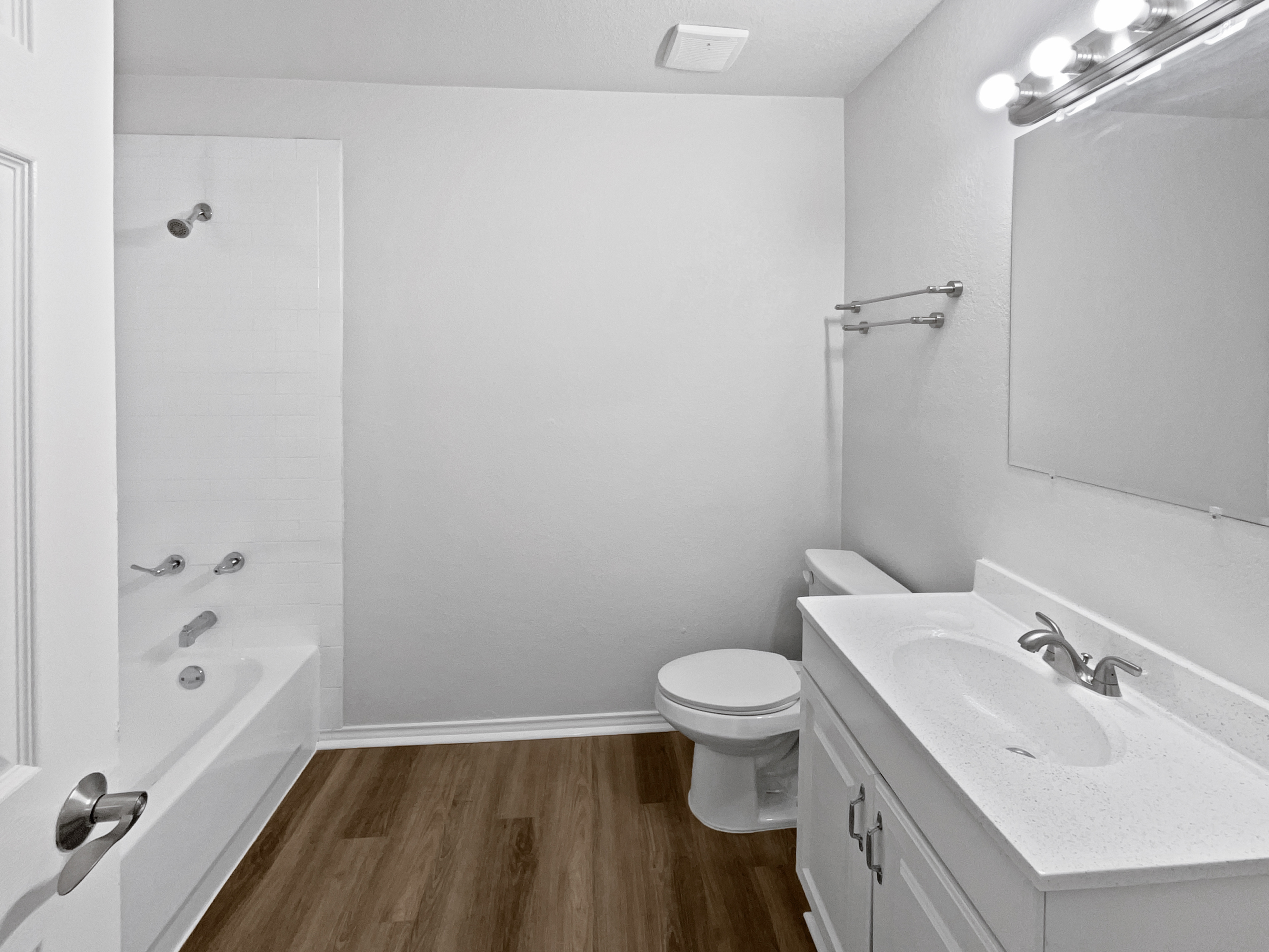 Photo 5 of 16 of 4346 Hamilton Ave, Dallas, TX