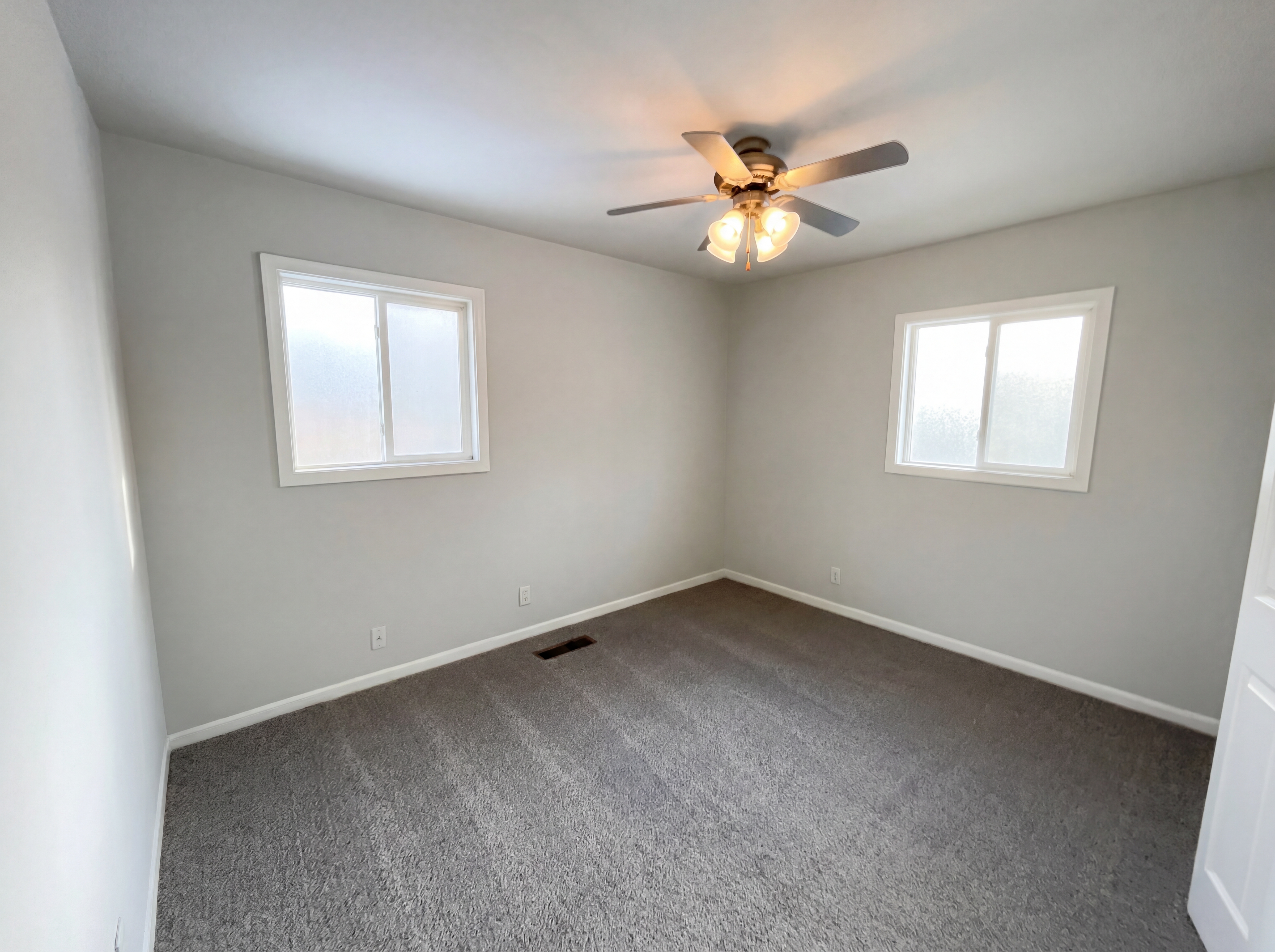 Photo 9 of 16 of 217 Crestwood Dr, Whiteland, IN