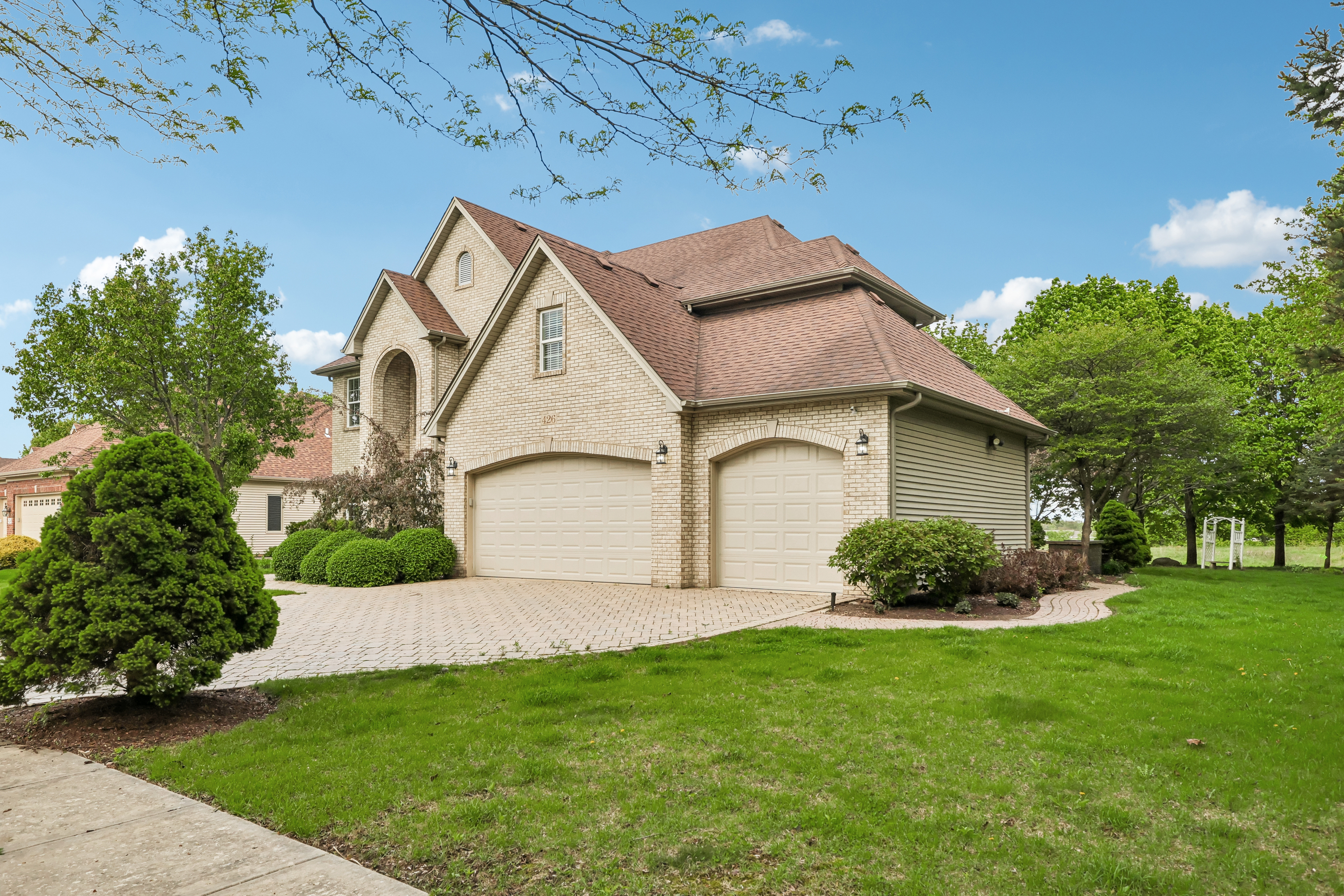 Photo 30 of 41 of 426 Heatherwood Dr, Oswego, IL