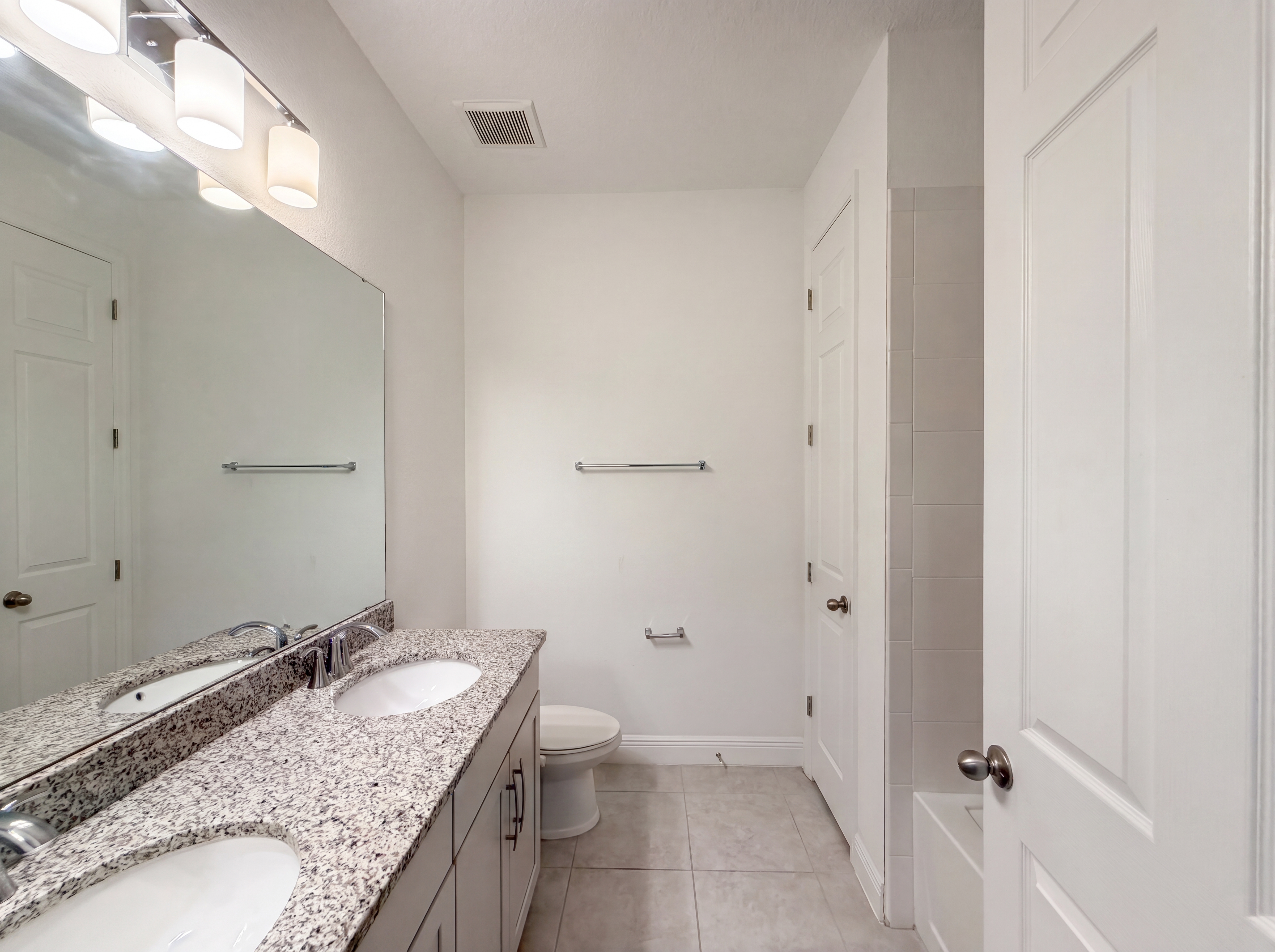 Photo 15 of 21 of 528 Bellissimo Pl, Howey In The Hills, FL