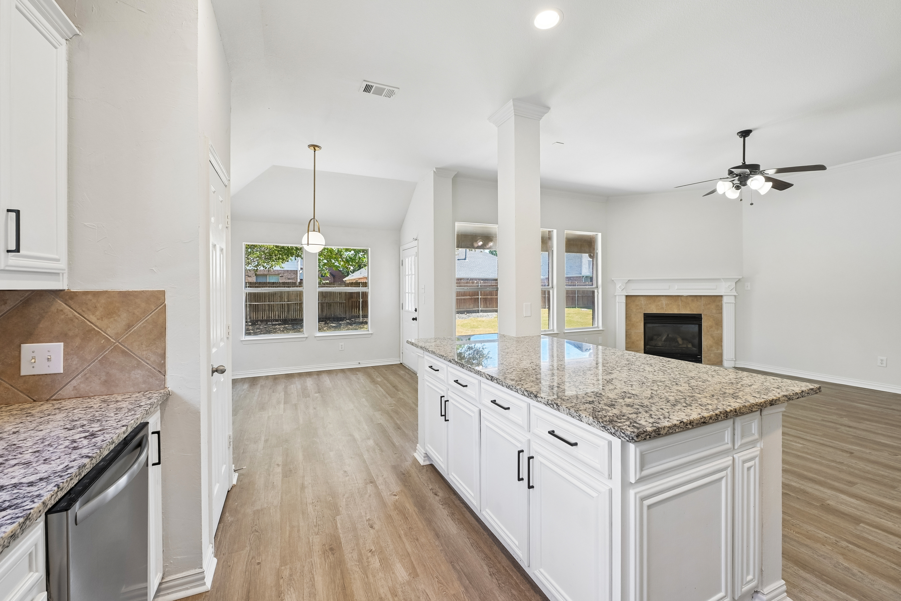 Photo 8 of 35 of 1009 Spinnaker Dr, Forney, TX