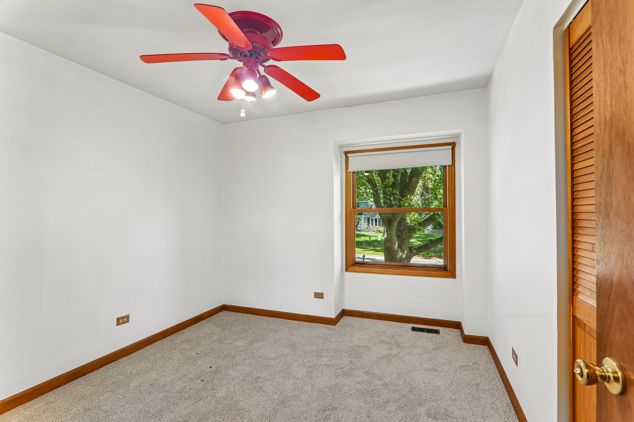 Photo 15 of 30 of 4532 Black Partridge Ln, Lisle, IL