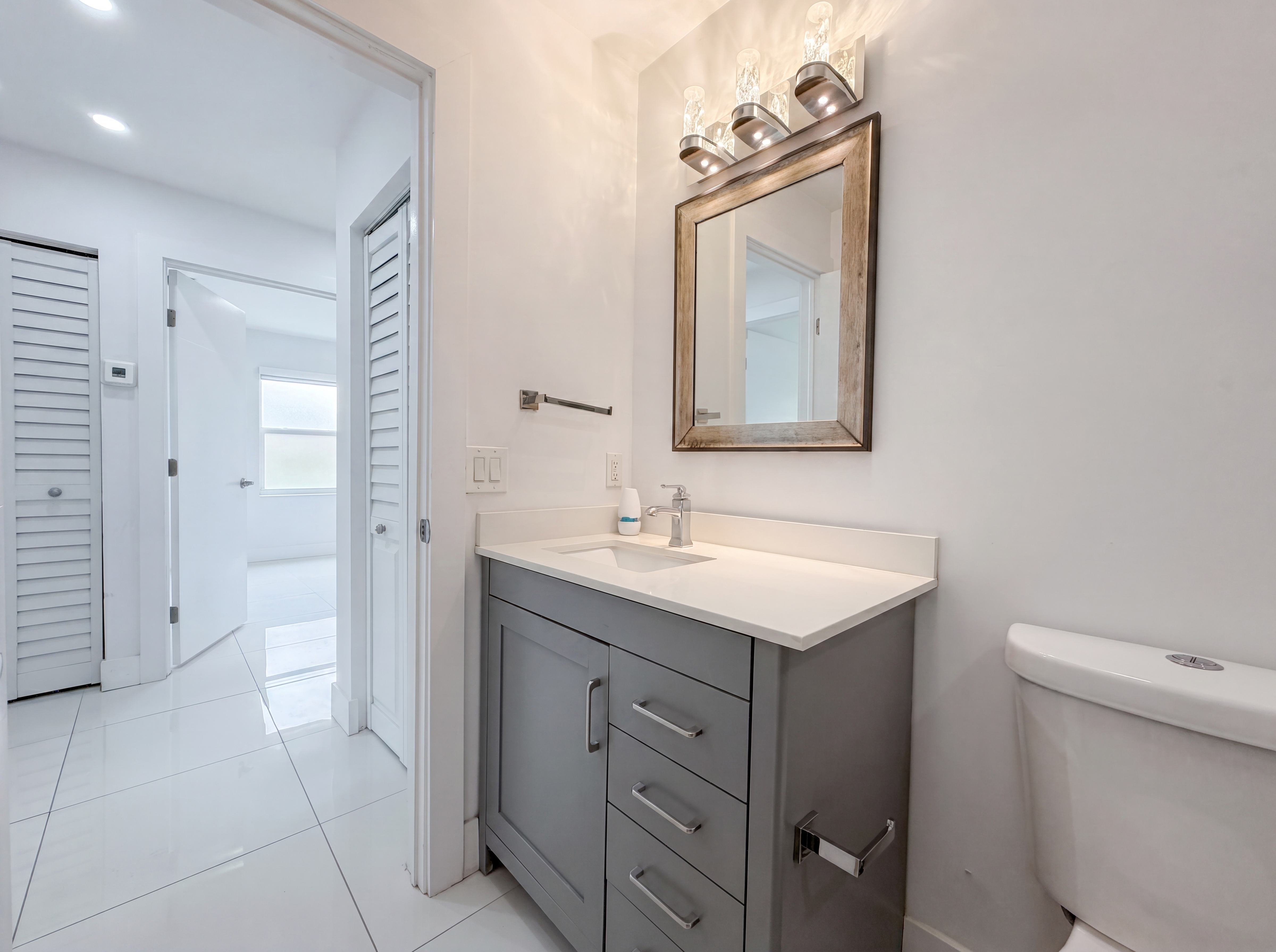 Photo 14 of 25 of 16571 SW 145th Ave, Miami, FL