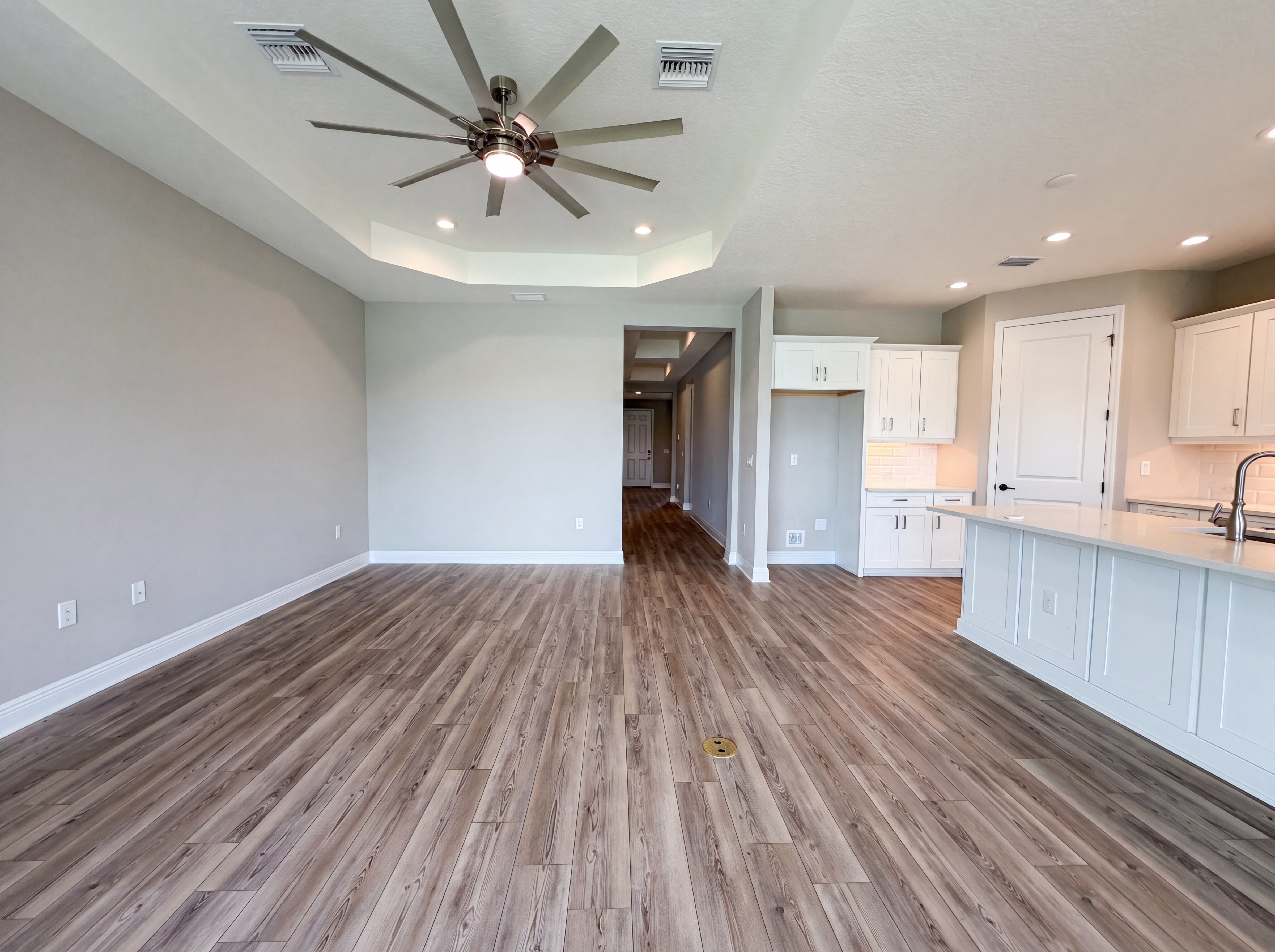 Photo 6 of 34 of 10710 Falling Leaf Ct, Parrish, FL