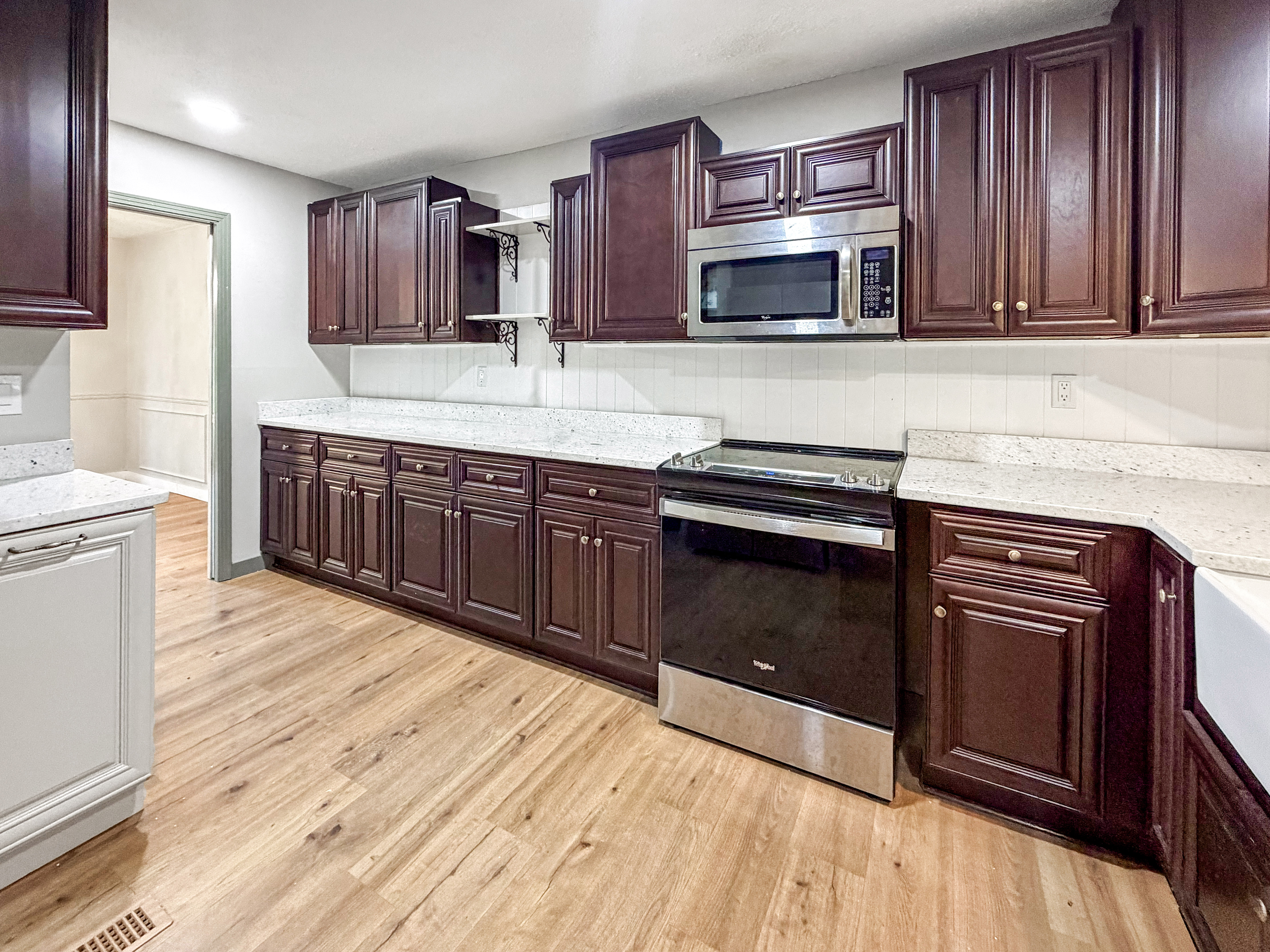 Photo 17 of 24 of 3495 Flintshire Dr, Hoover, AL