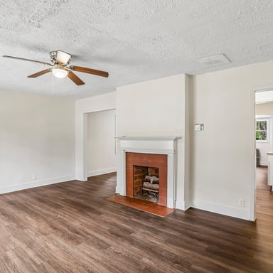 Property photo 2 of 1330 Lynford Dr SW