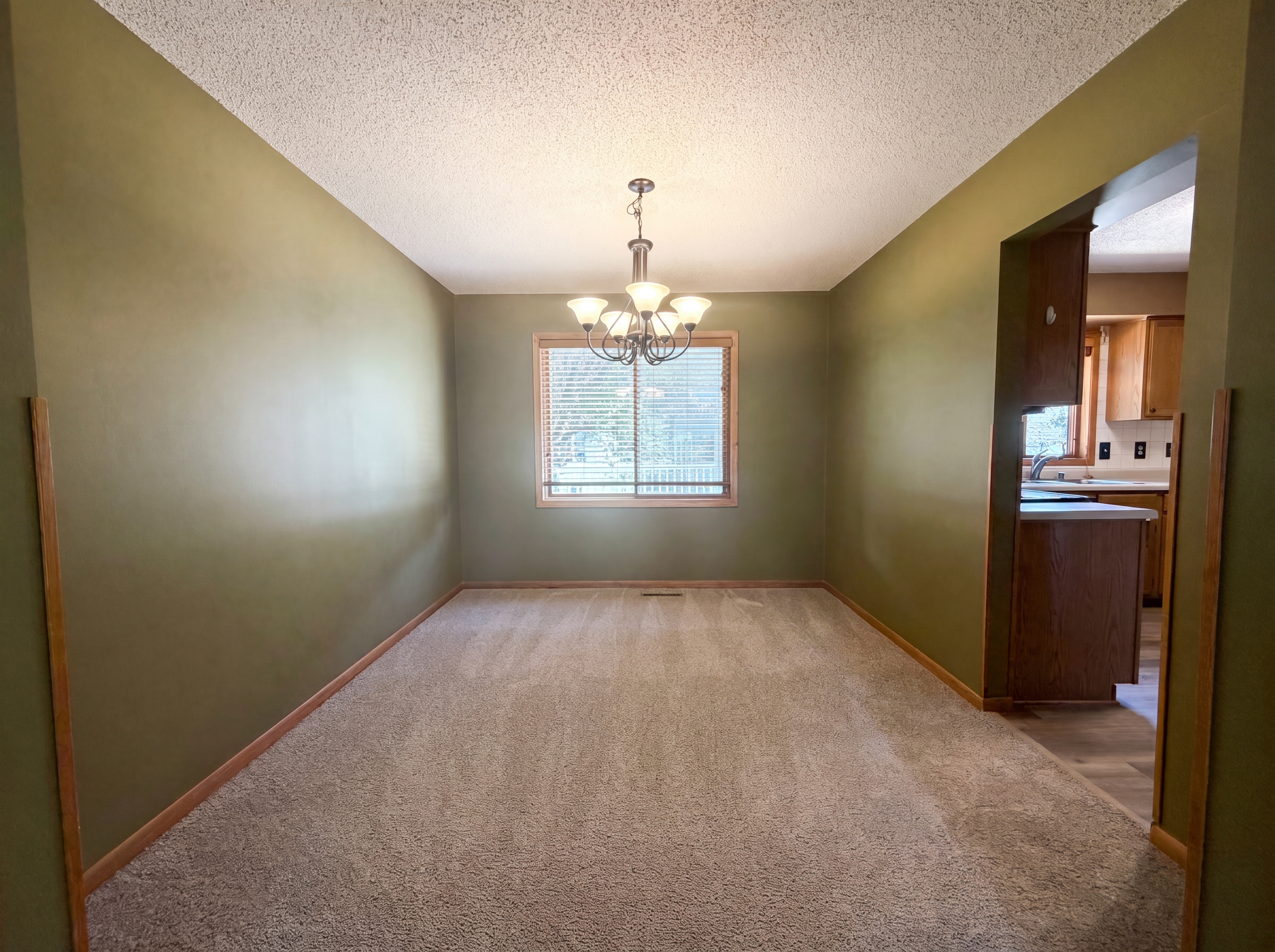 Photo 8 of 26 of 9394 71st Bay S, Cottage Grove, MN