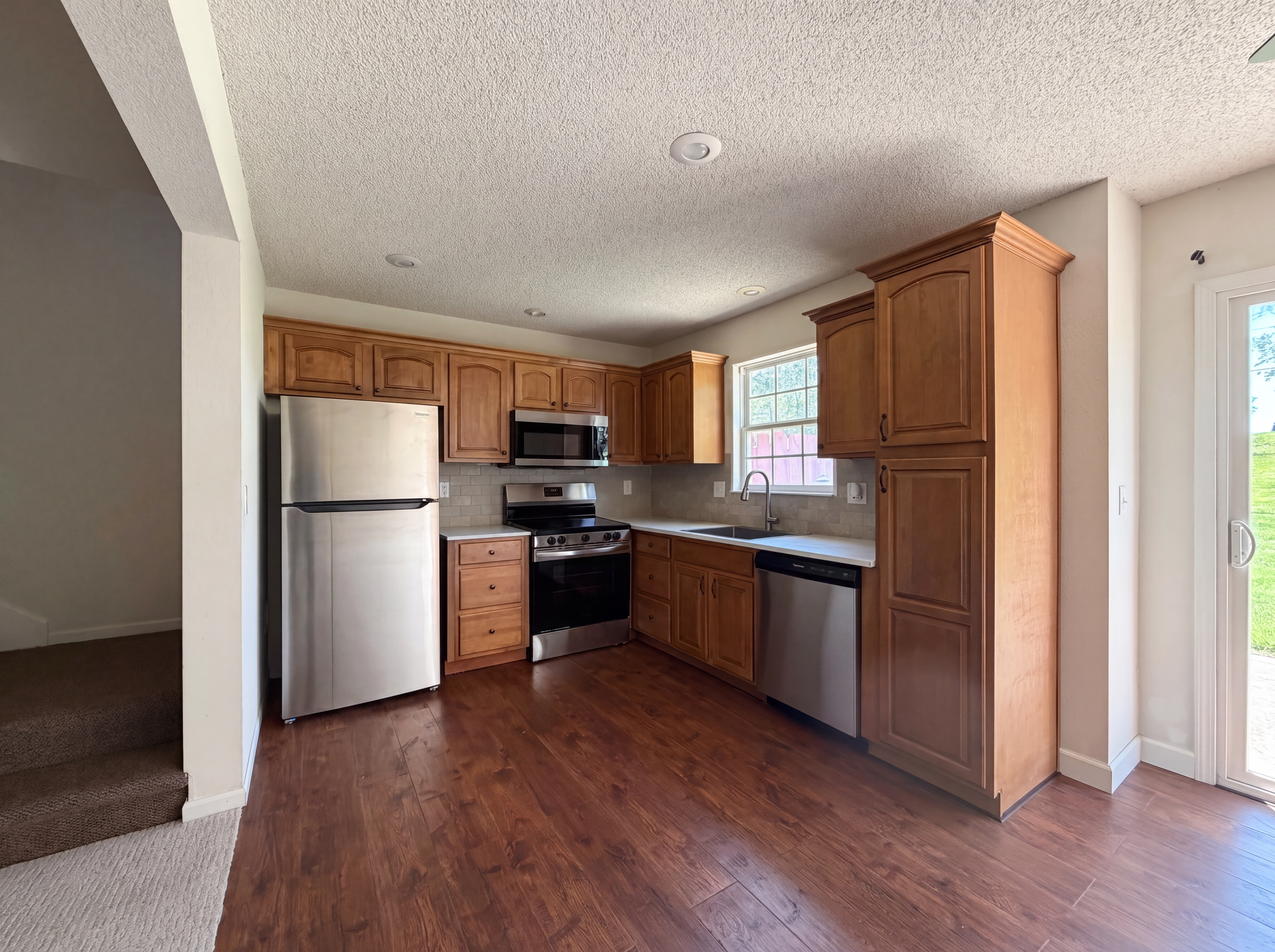 Photo 7 of 18 of 10559 E 46th Ter, Kansas City, MO