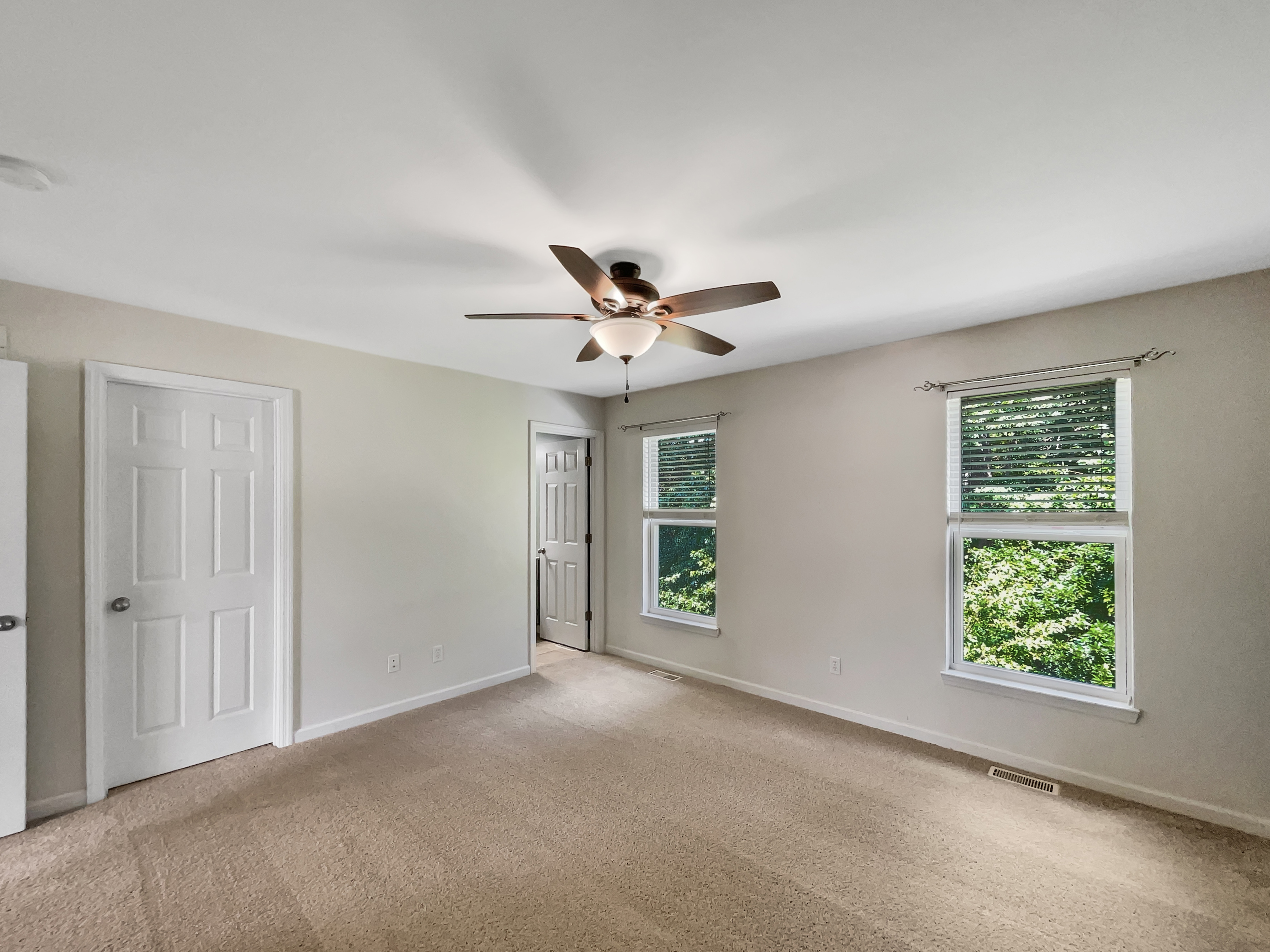 Photo 13 of 25 of 191 Gardenia Dr, Troy, MO