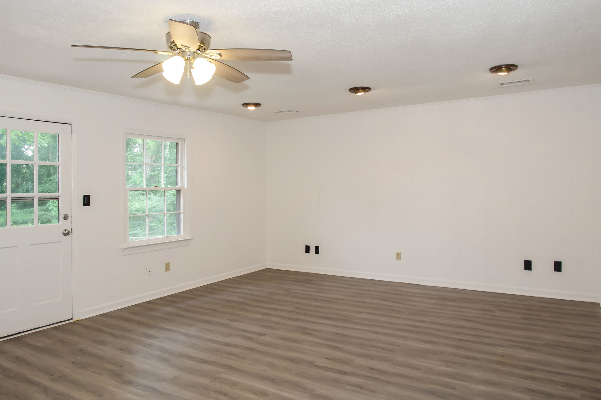 Photo 6 of 22 of 2609 Rockwell Rd NW, Huntsville, AL
