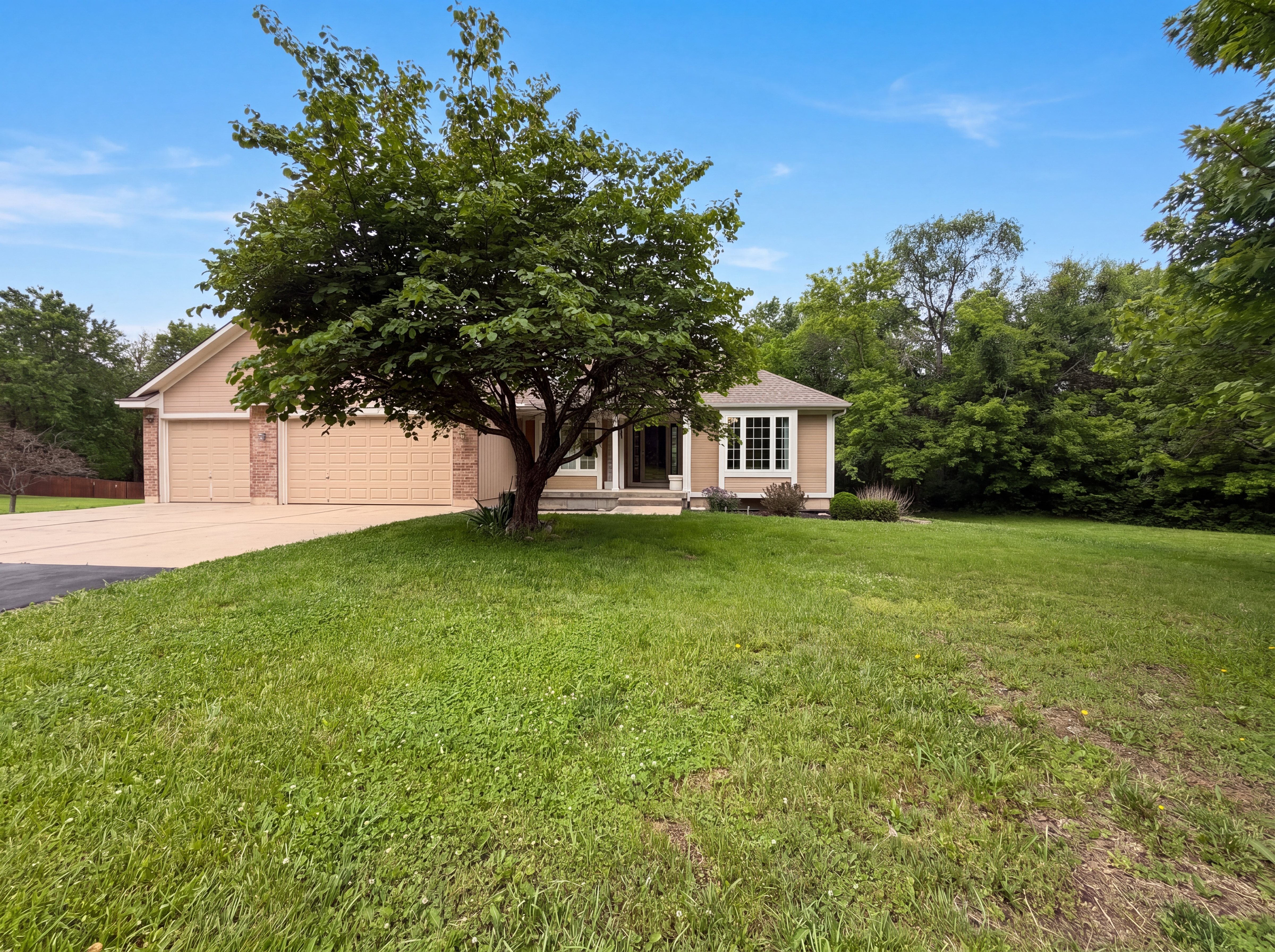 Photo 17 of 22 of 23612 S Lucille Ln, Peculiar, MO