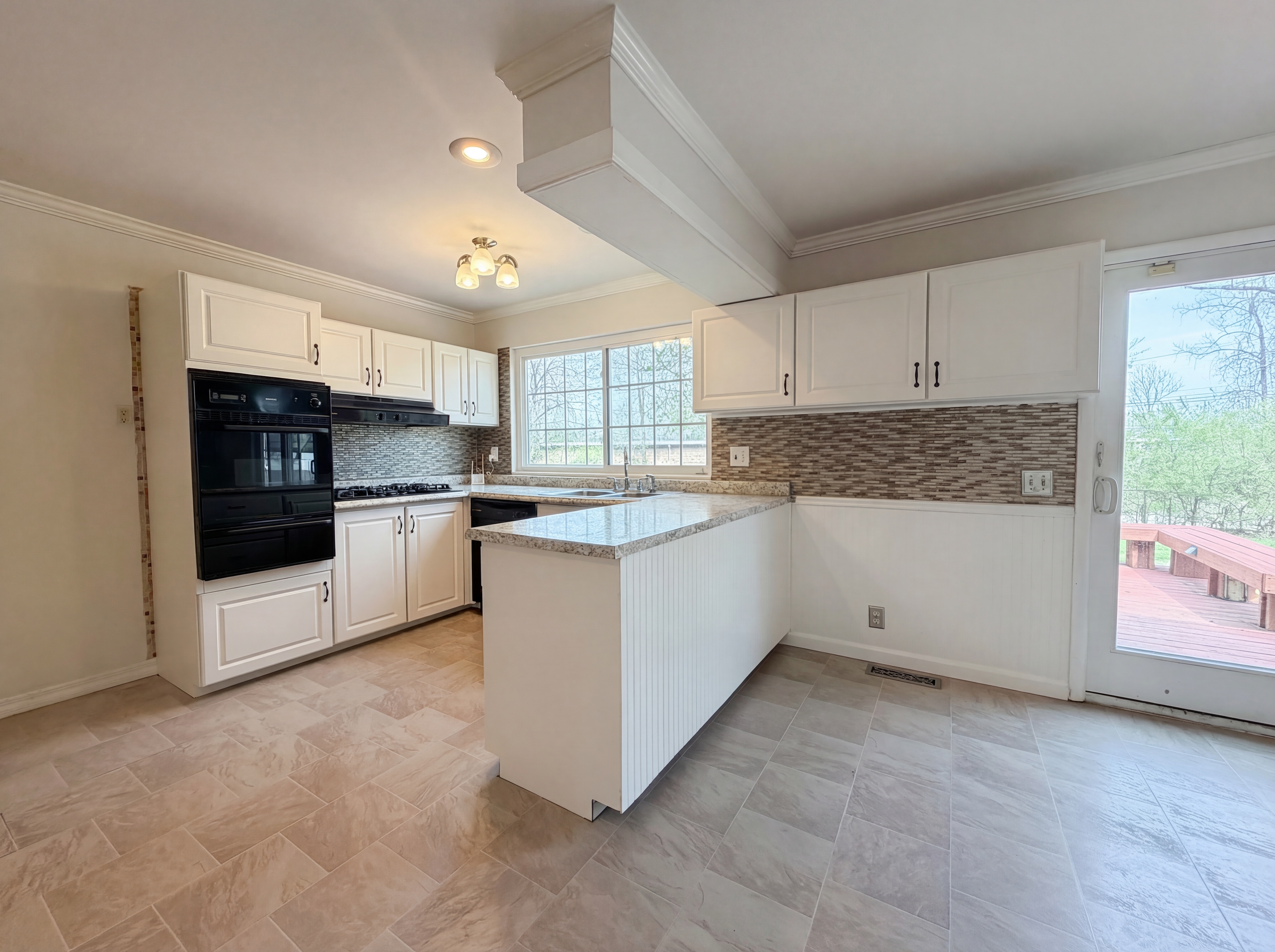Photo 8 of 23 of 3325 Steed Dr, Florissant, MO