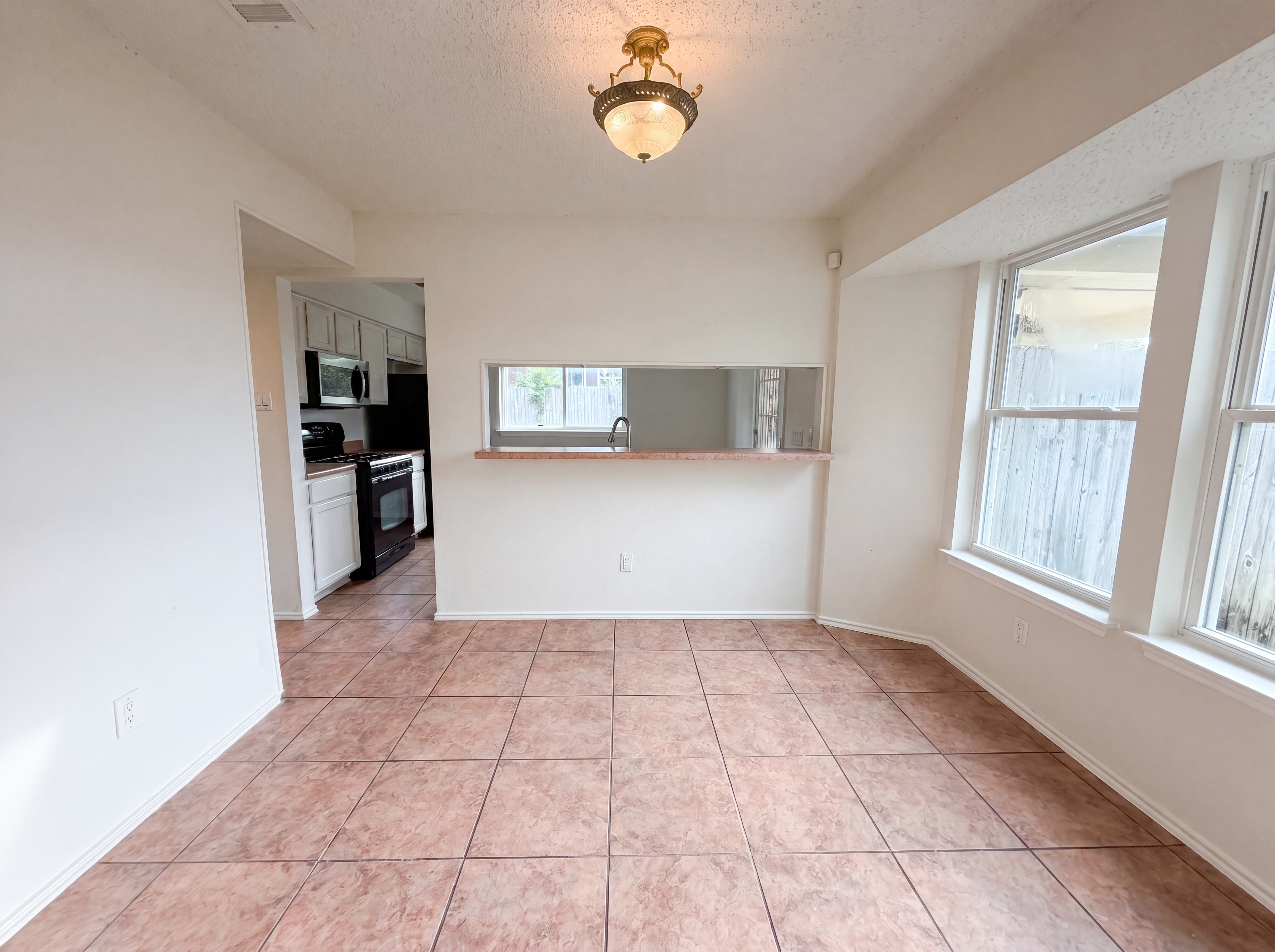 Photo 6 of 18 of 1301 Pitcairn Dr, Pflugerville, TX