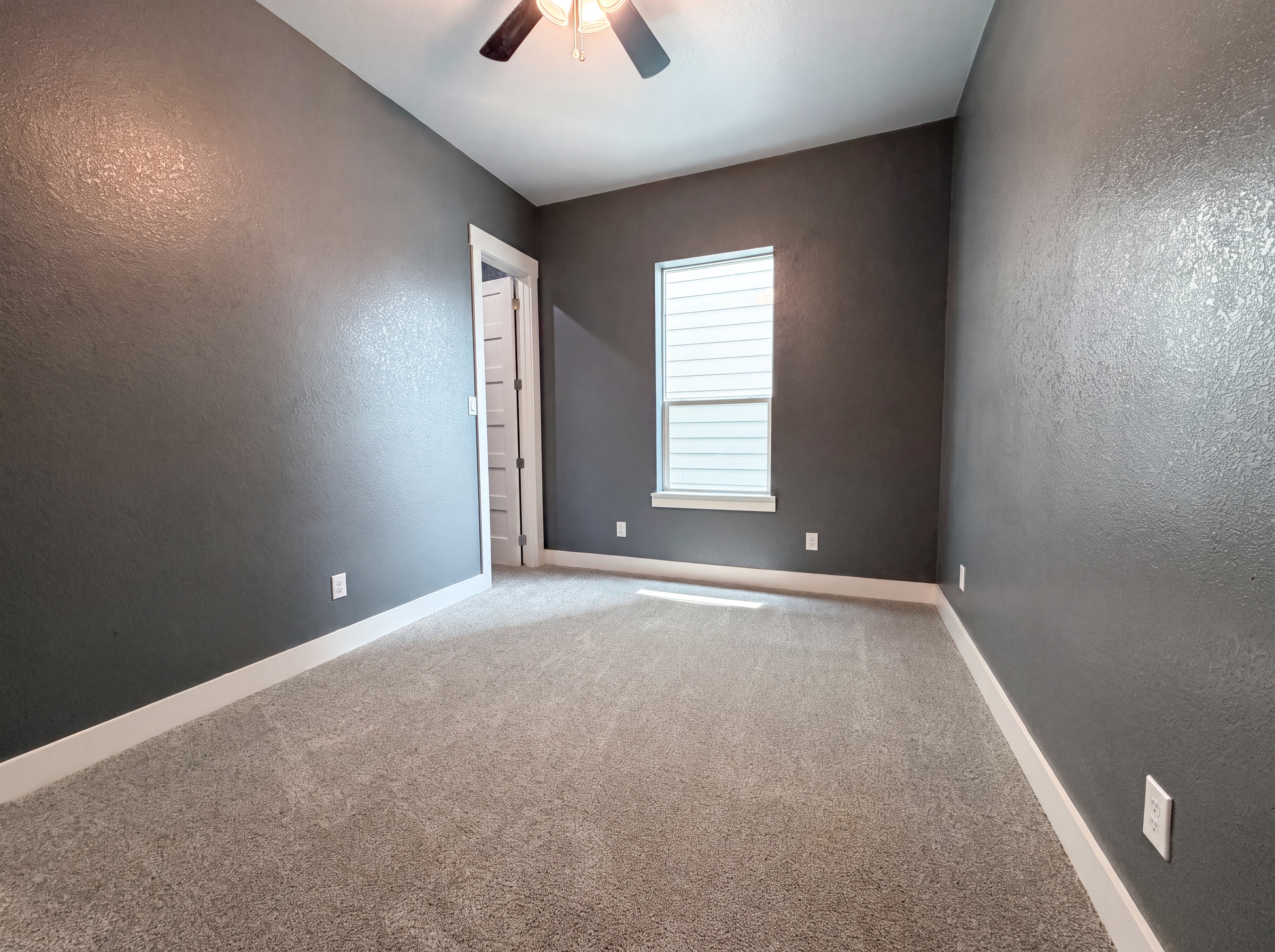 Photo 8 of 19 of 4704 Ward St, Houston, TX