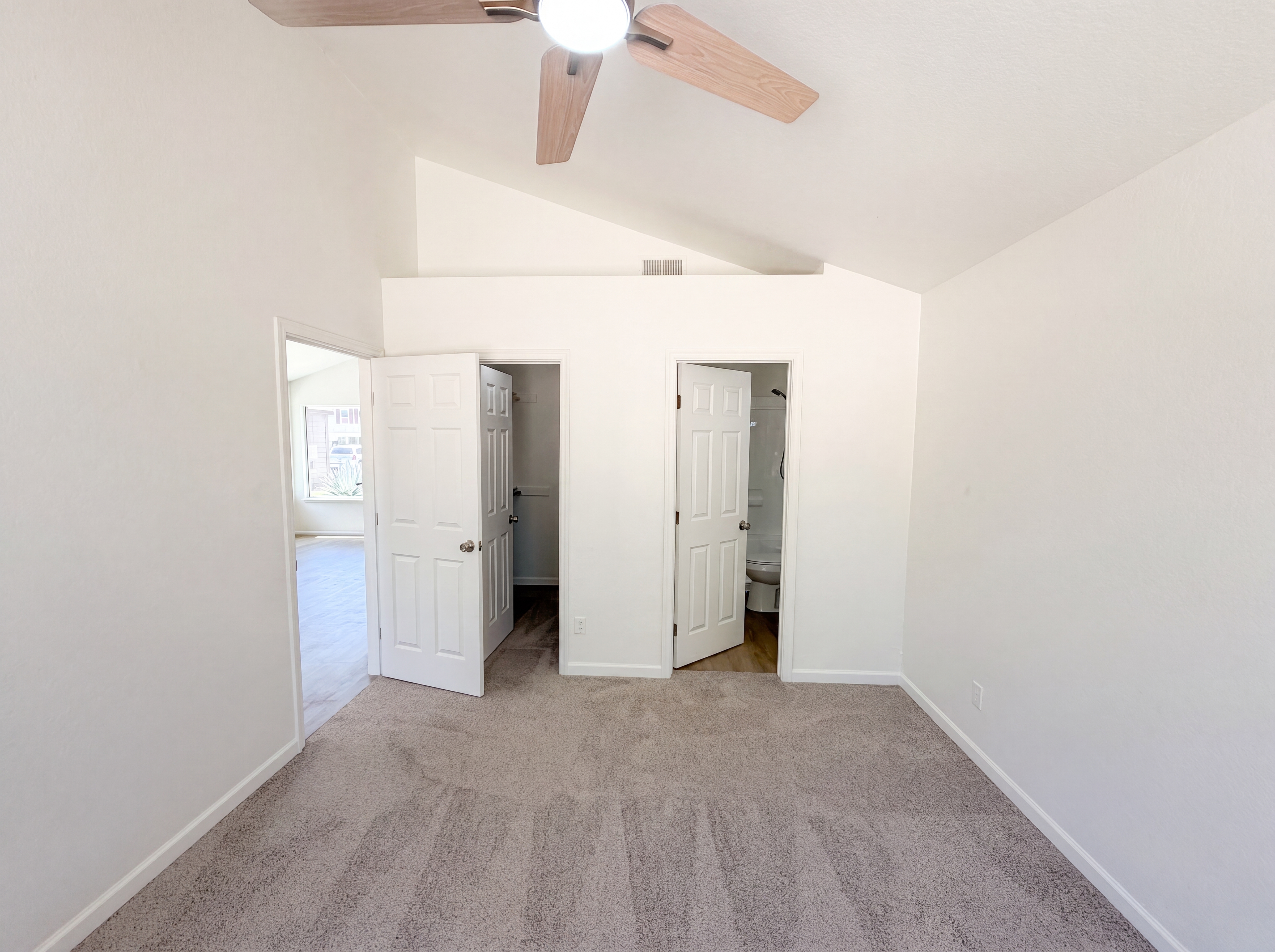Photo 10 of 18 of 18627 N 33rd Dr, Phoenix, AZ