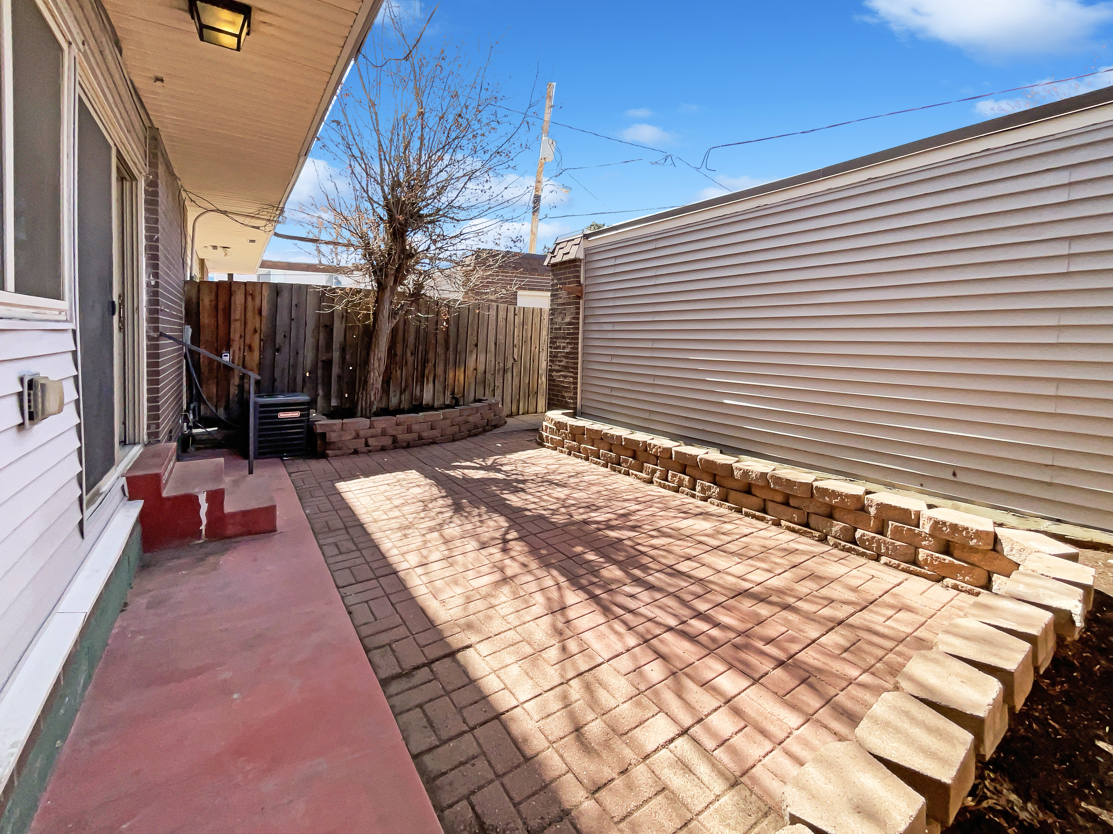 Photo 8 of 20 of 630 S Youngfield Ct, Lakewood, CO
