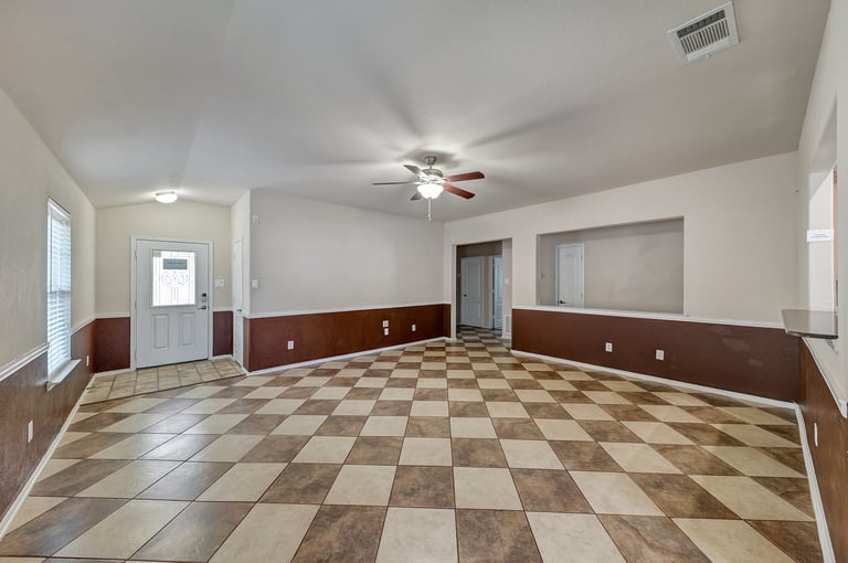 Photo 2 of 27 - 5424 Cameron Dr, Grand Prairie, TX 75052