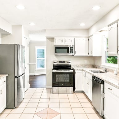 Property photo 2 of 3004 Lusitania Dr
