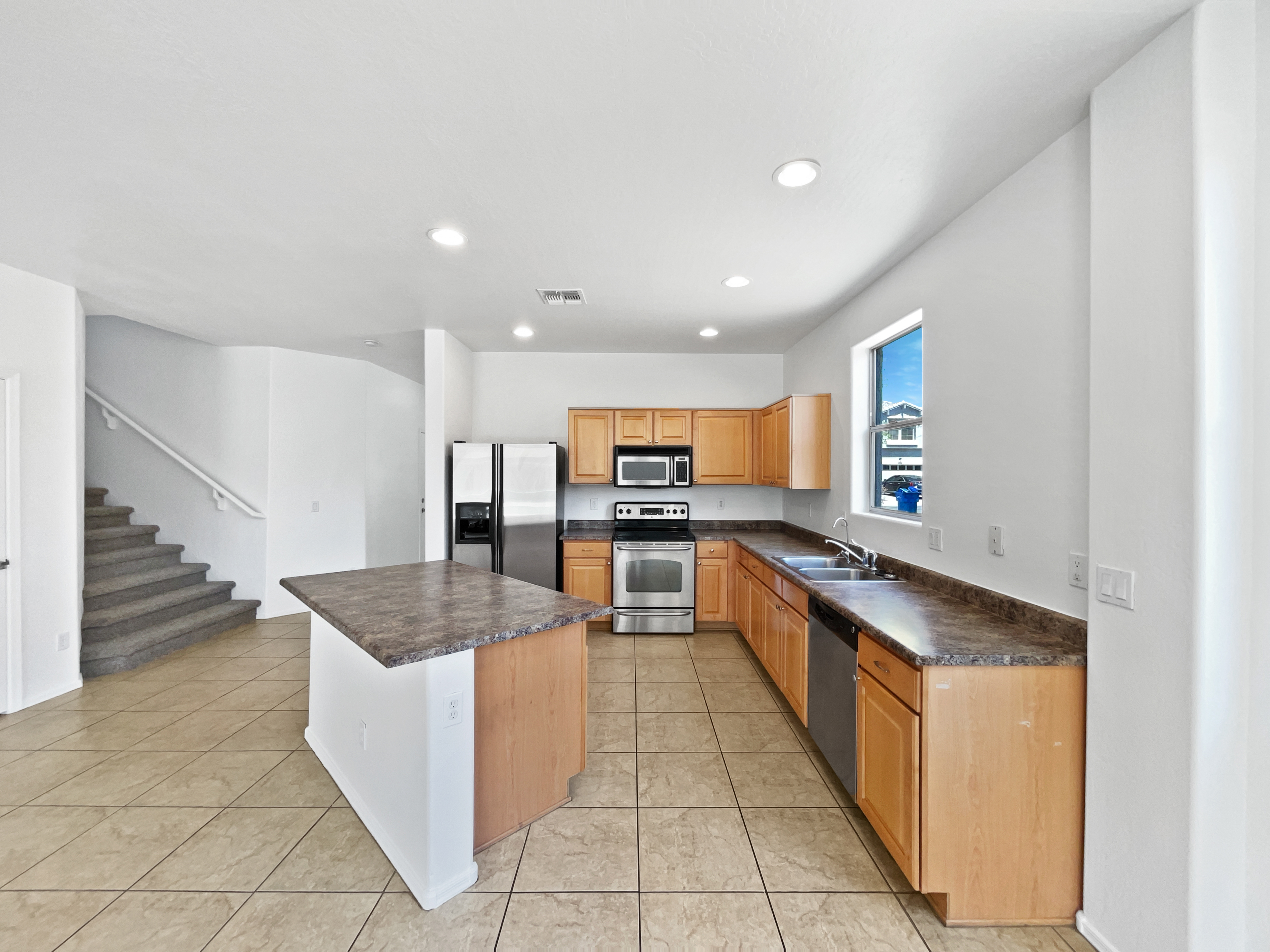 Photo 6 of 25 of 3201 W Saint Catherine Ave, Phoenix, AZ