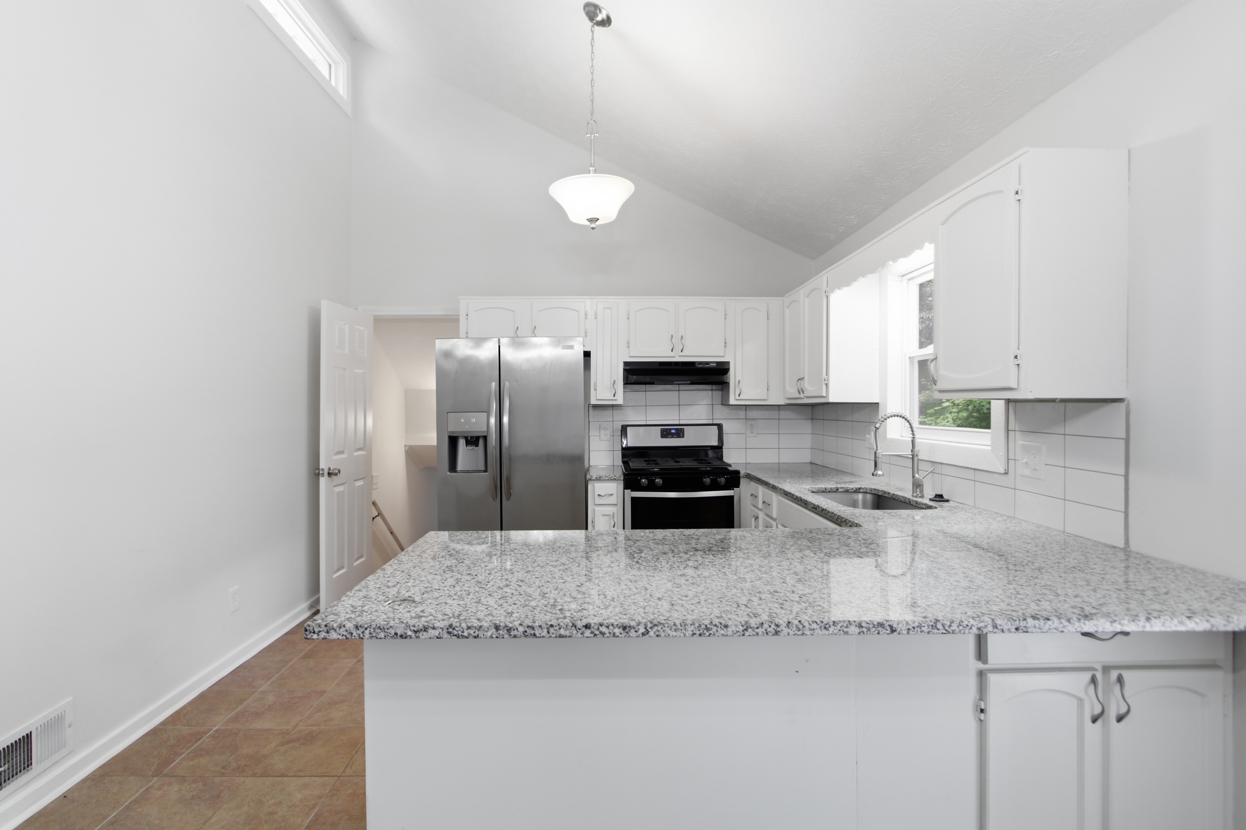 Photo 7 of 33 of 1035 Lakewood Dr, Marietta, GA