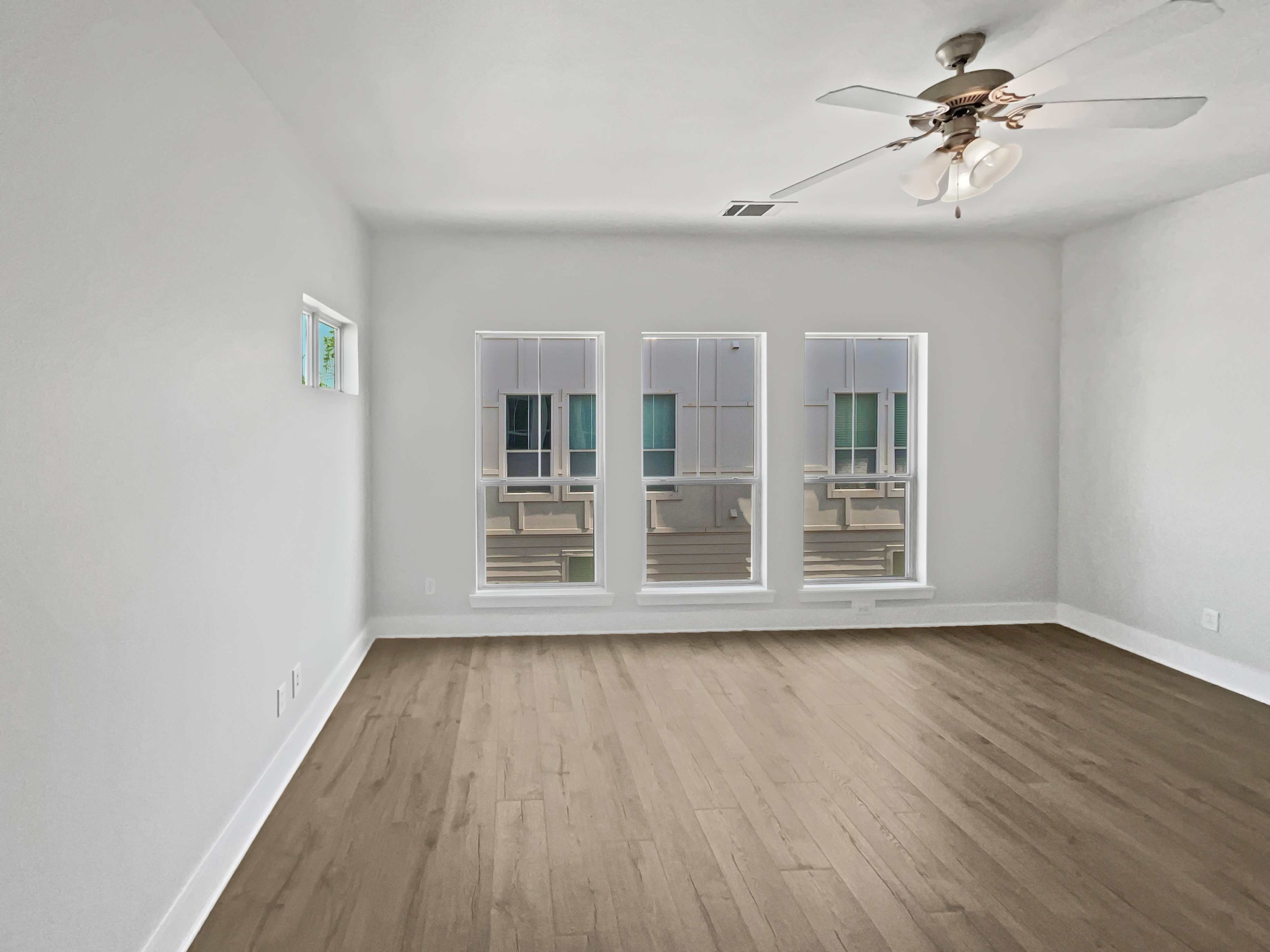 Photo 5 of 23 of 1616 Tribeca Way, Dallas, TX