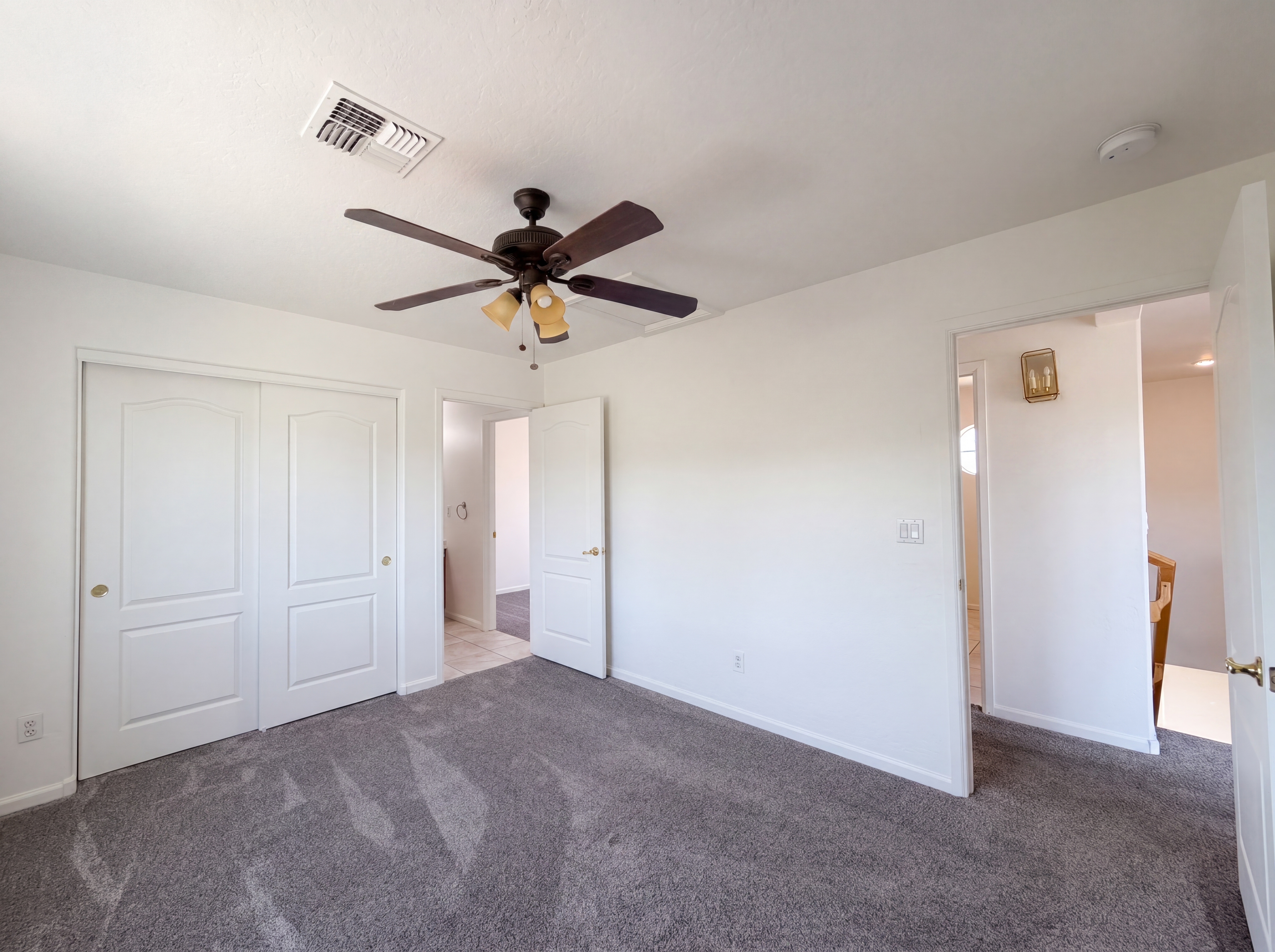 Photo 12 of 26 of 1519 E Desert Ln, Phoenix, AZ